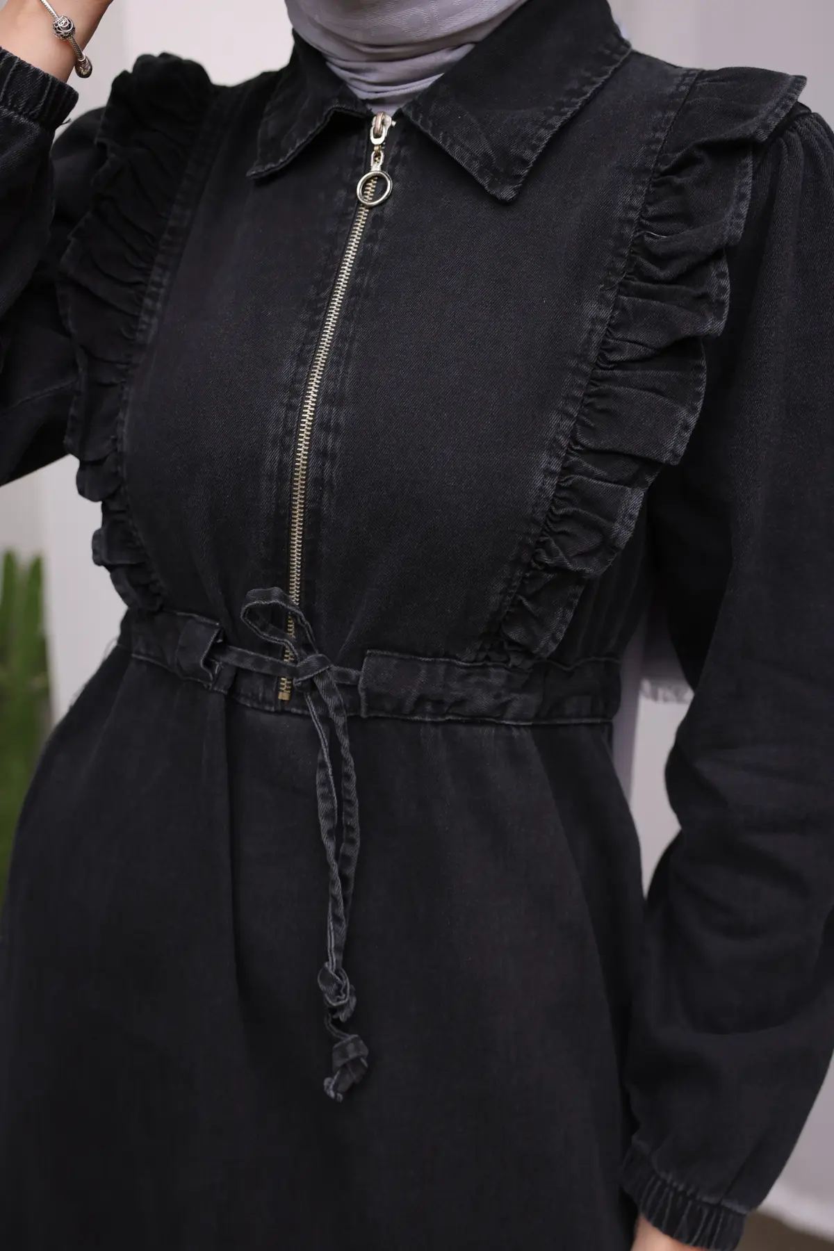 6808 Fırfır Detaylı Kot Elbise Siyah-detail