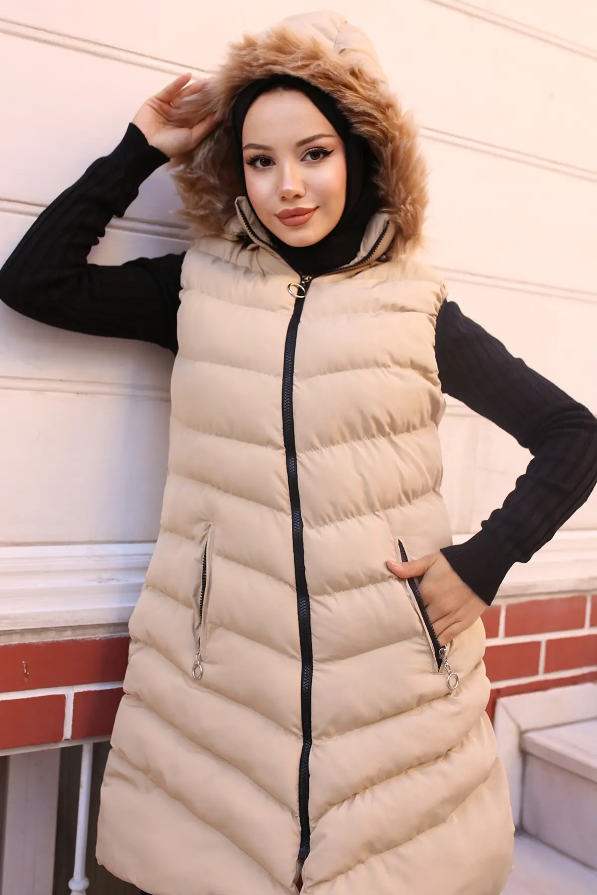 Inflatable Vest With Fur Hood-detail