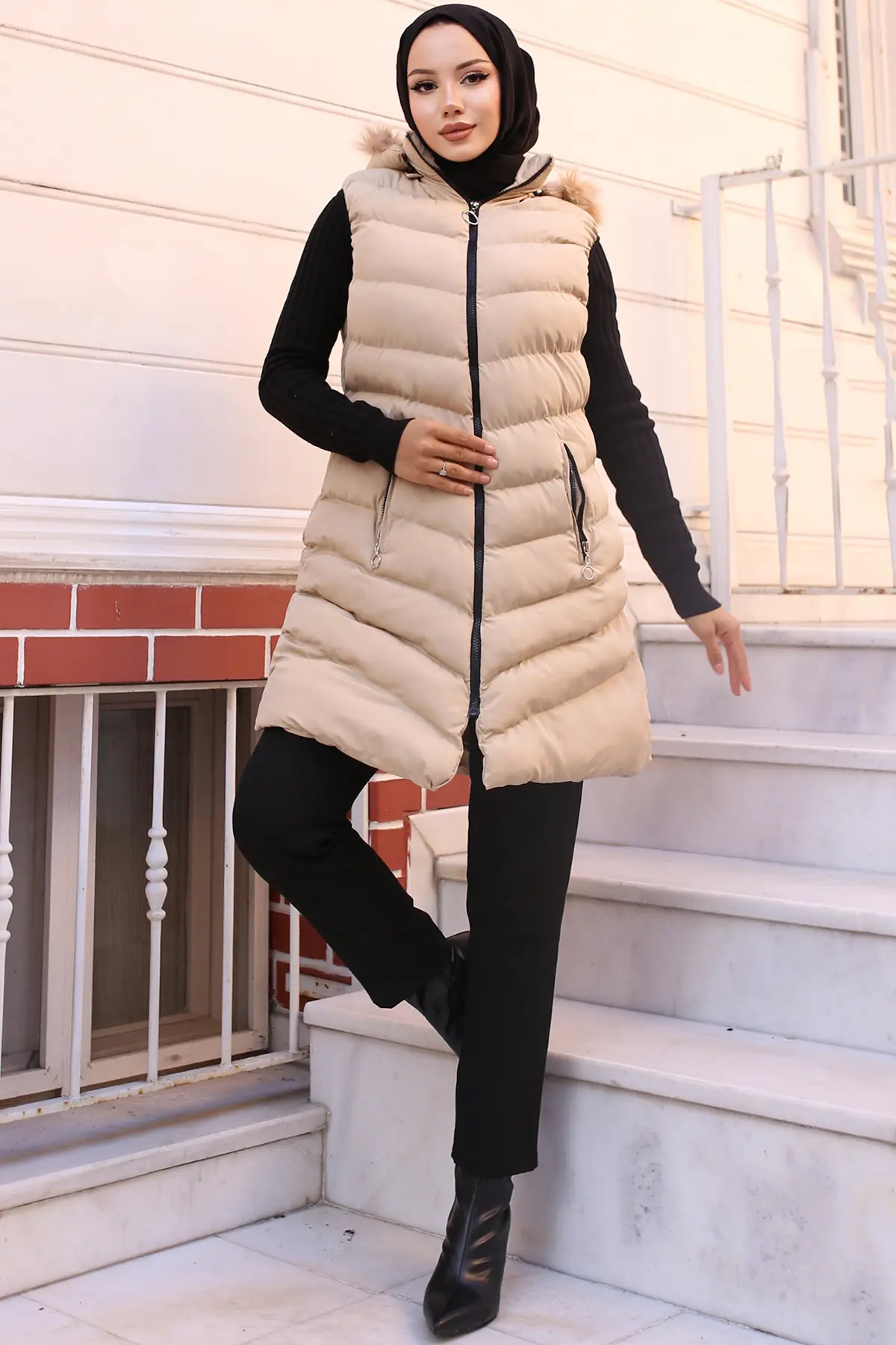 Inflatable Vest With Fur Hood-detail