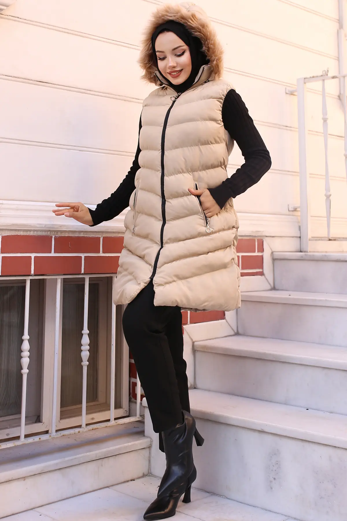 Inflatable Vest With Fur Hood-detail