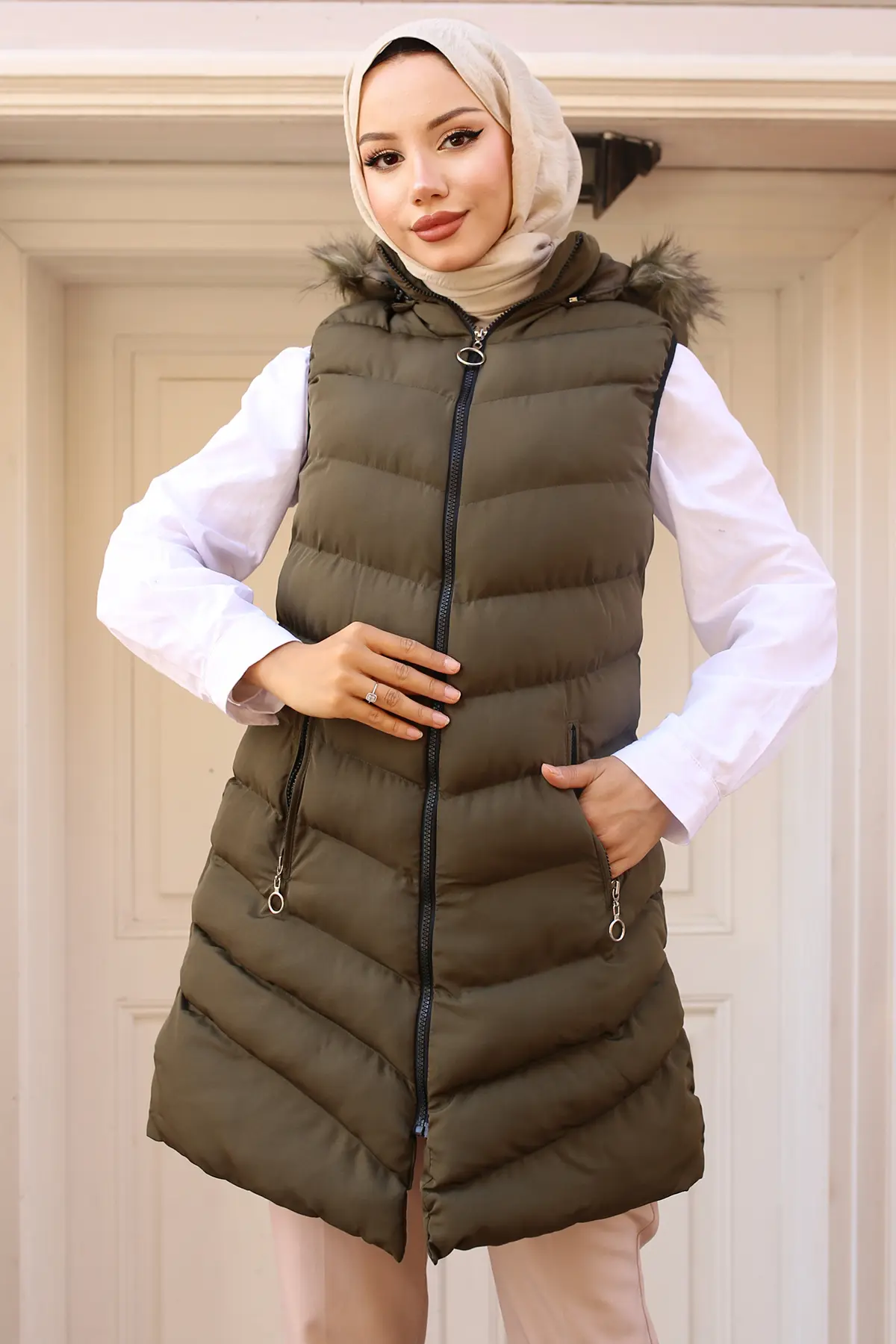 Inflatable Vest With Fur Hood-detail