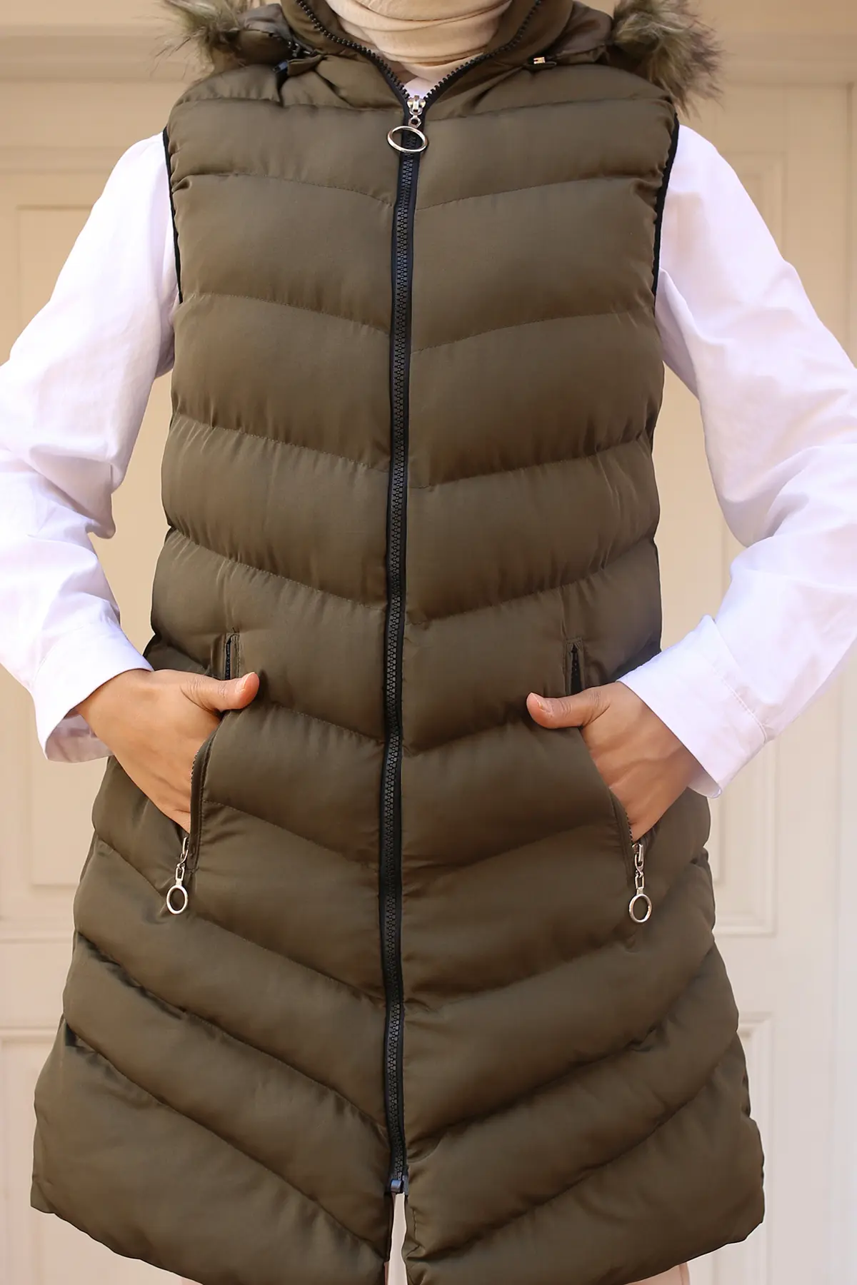 Inflatable Vest With Fur Hood-detail