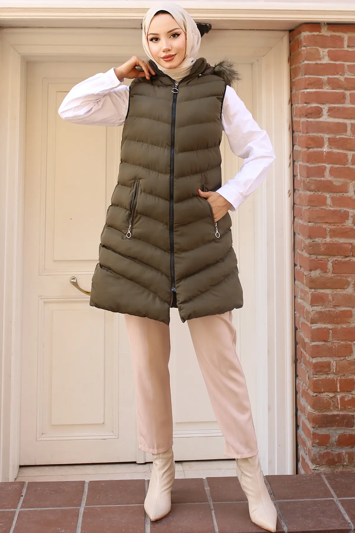 Inflatable Vest With Fur Hood-detail