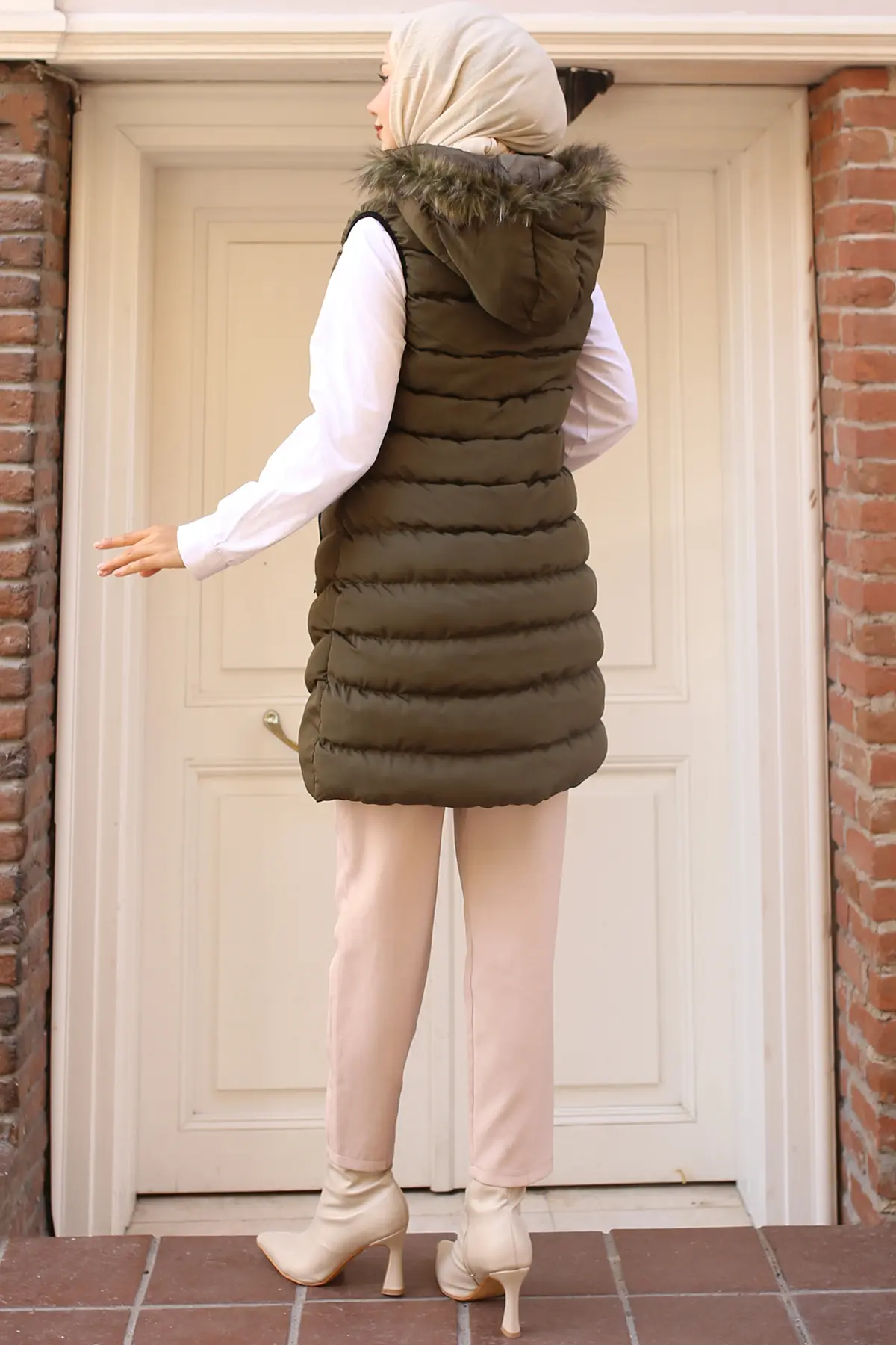 Inflatable Vest With Fur Hood-detail