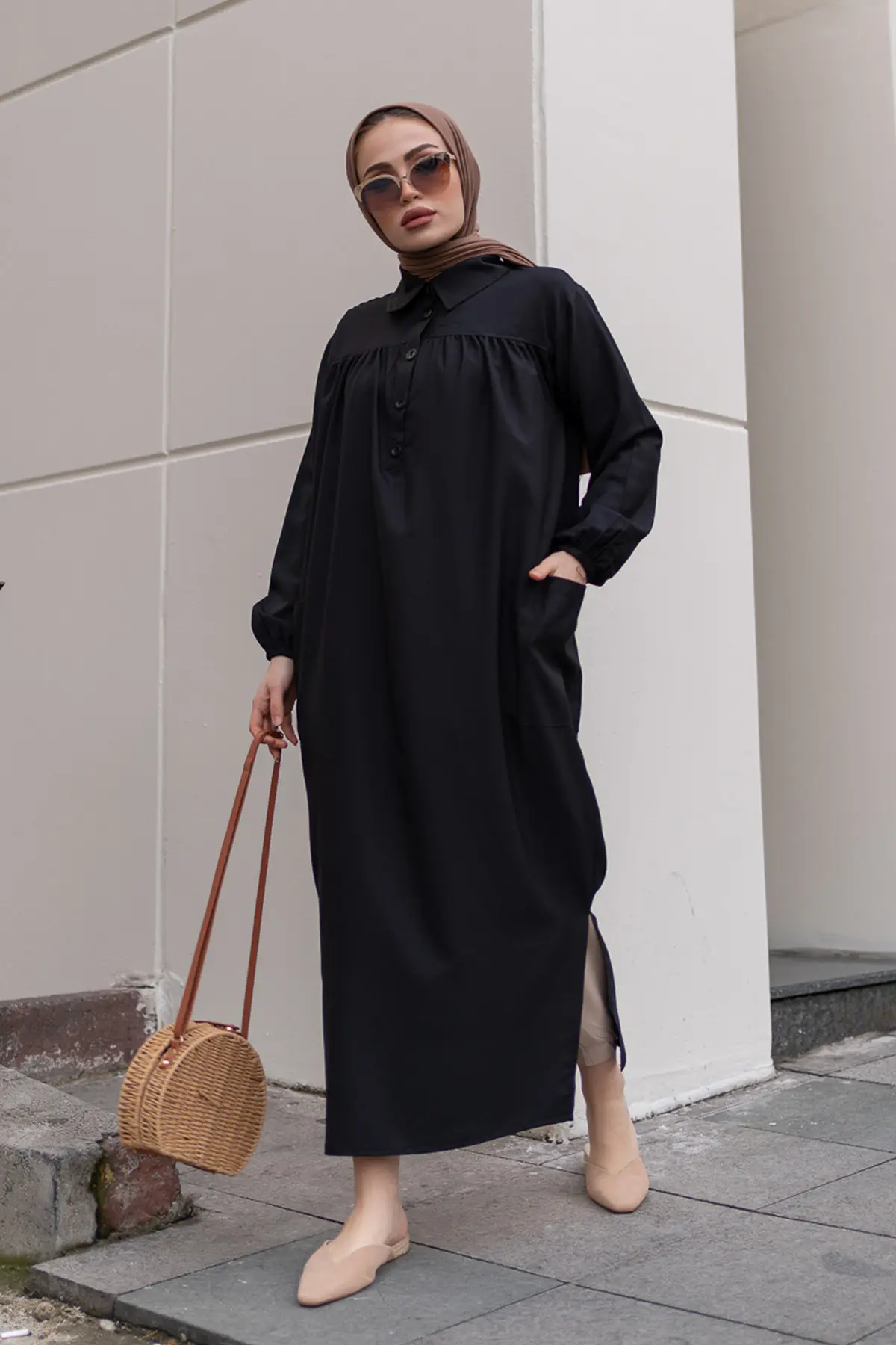 8222 Yanları Yırtmaç Robalı Tam Boy Tunik Siyah-detail