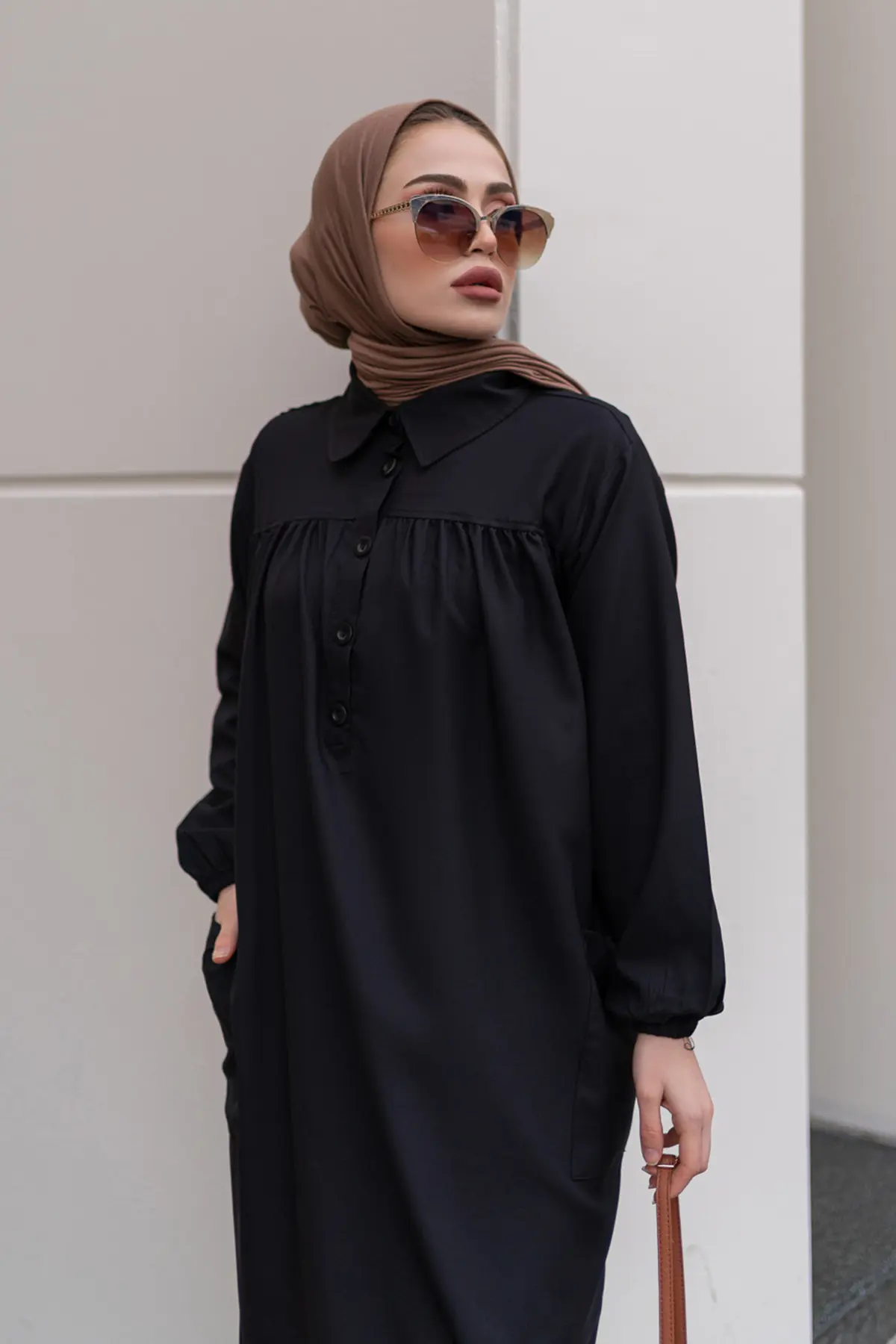 8222 Yanları Yırtmaç Robalı Tam Boy Tunik Siyah-detail