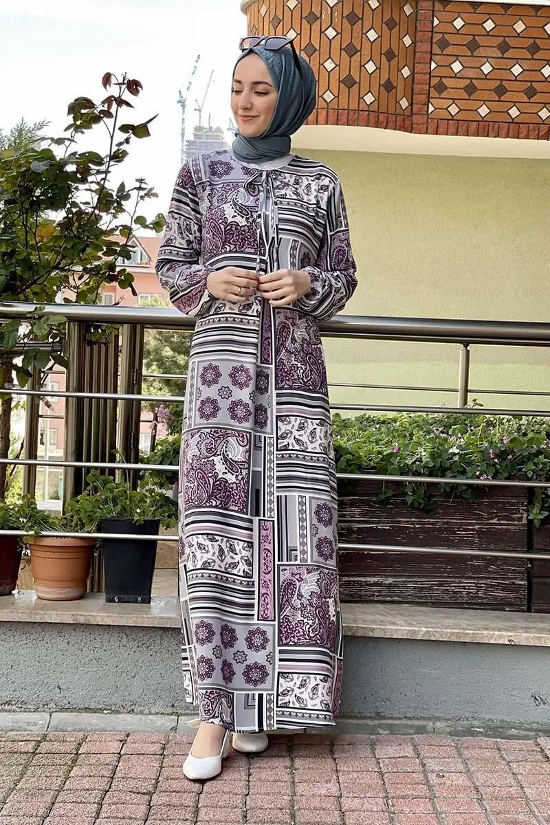 A Pleated Patterned Dress-detail