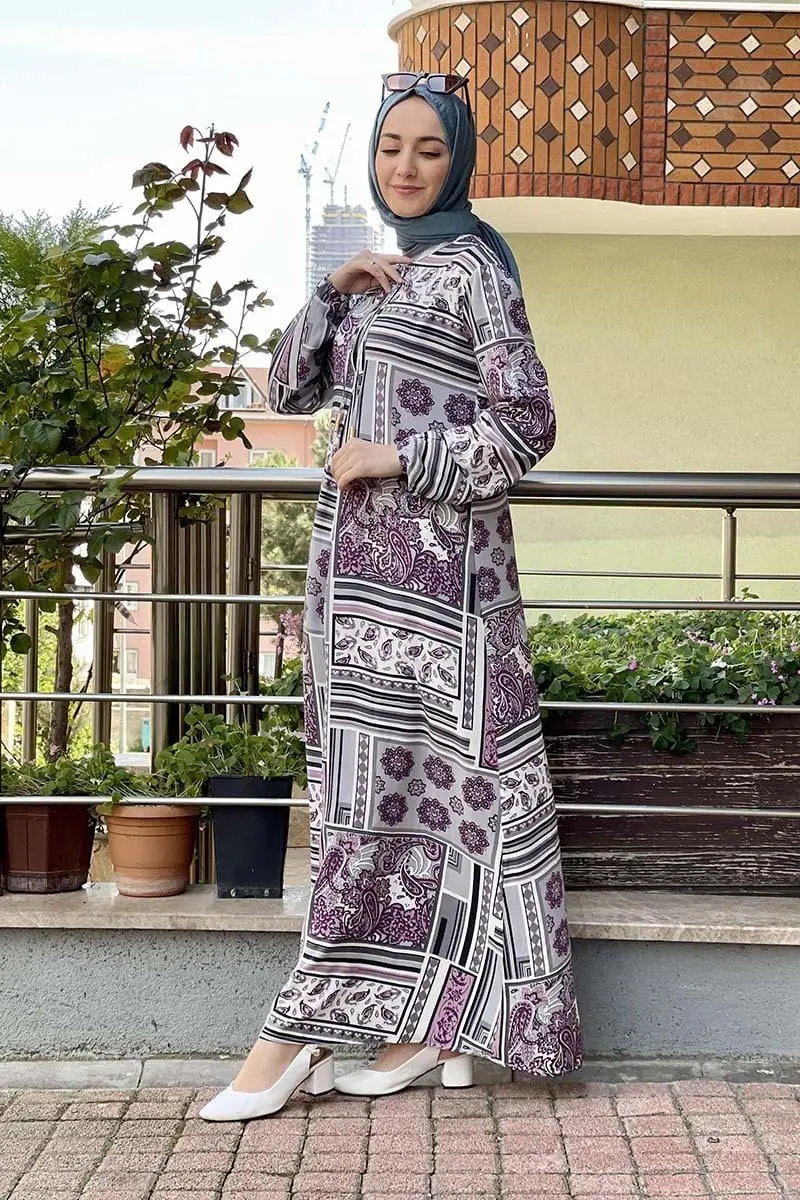 A Pleated Patterned Dress-detail