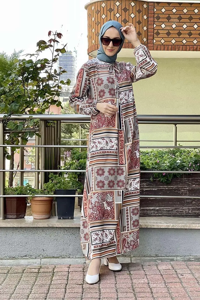 A Pleated Patterned Dress-detail