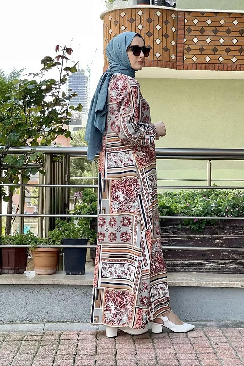 A Pleated Patterned Dress-detail