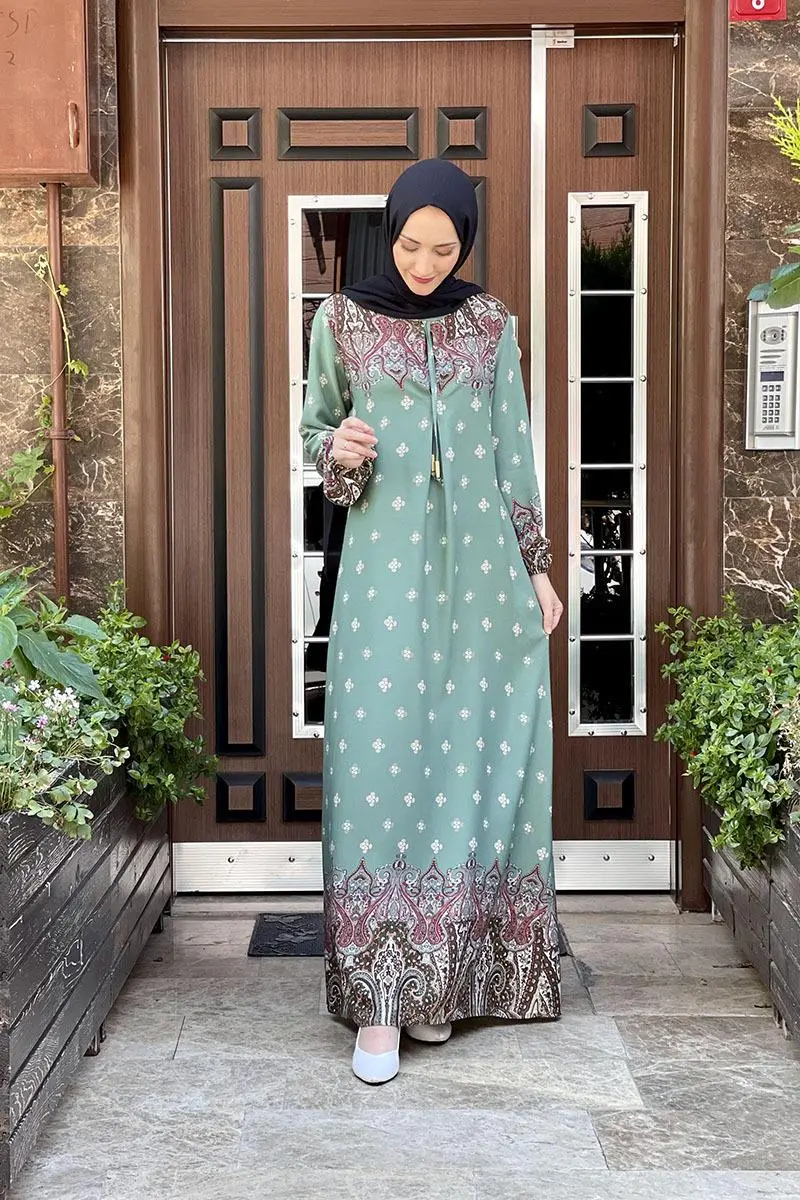 A Pleated Patterned Dress-detail