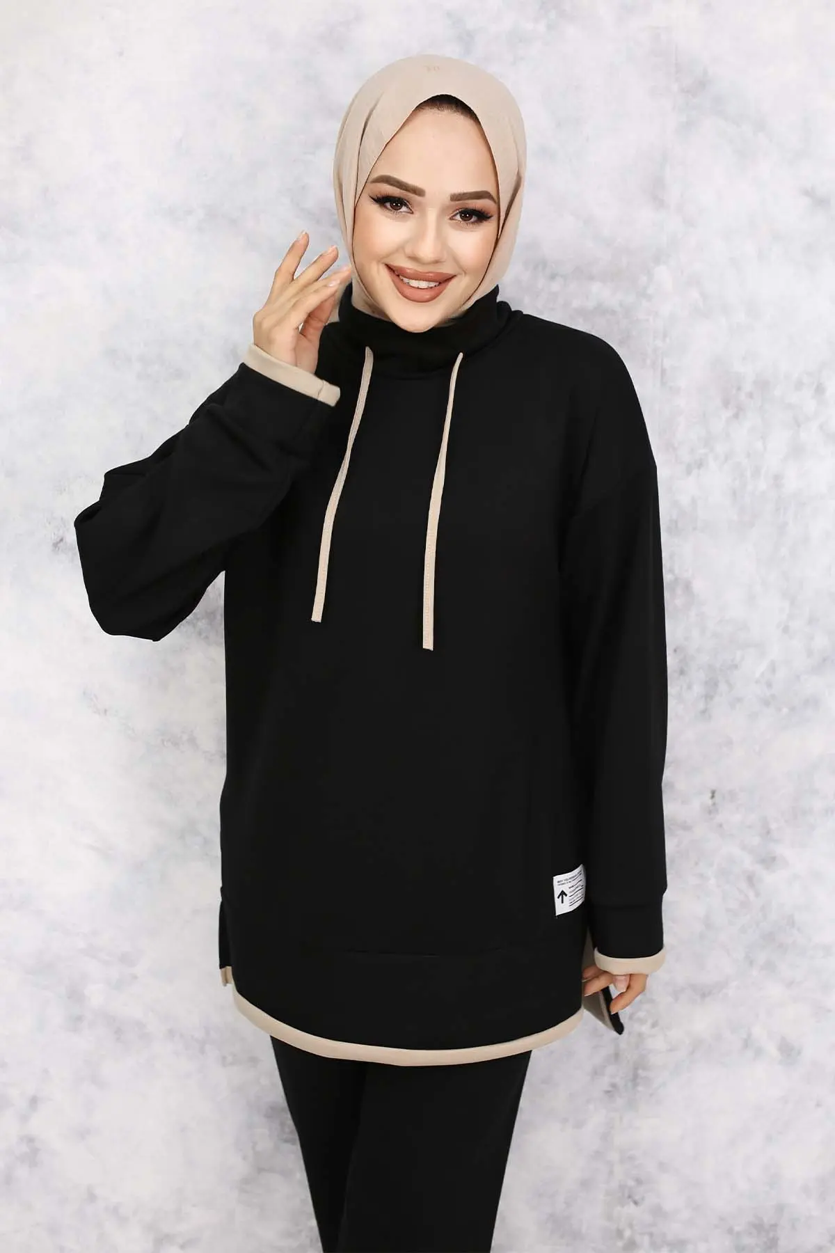 Collared Double Set With Coat Of Arms Detail-detail