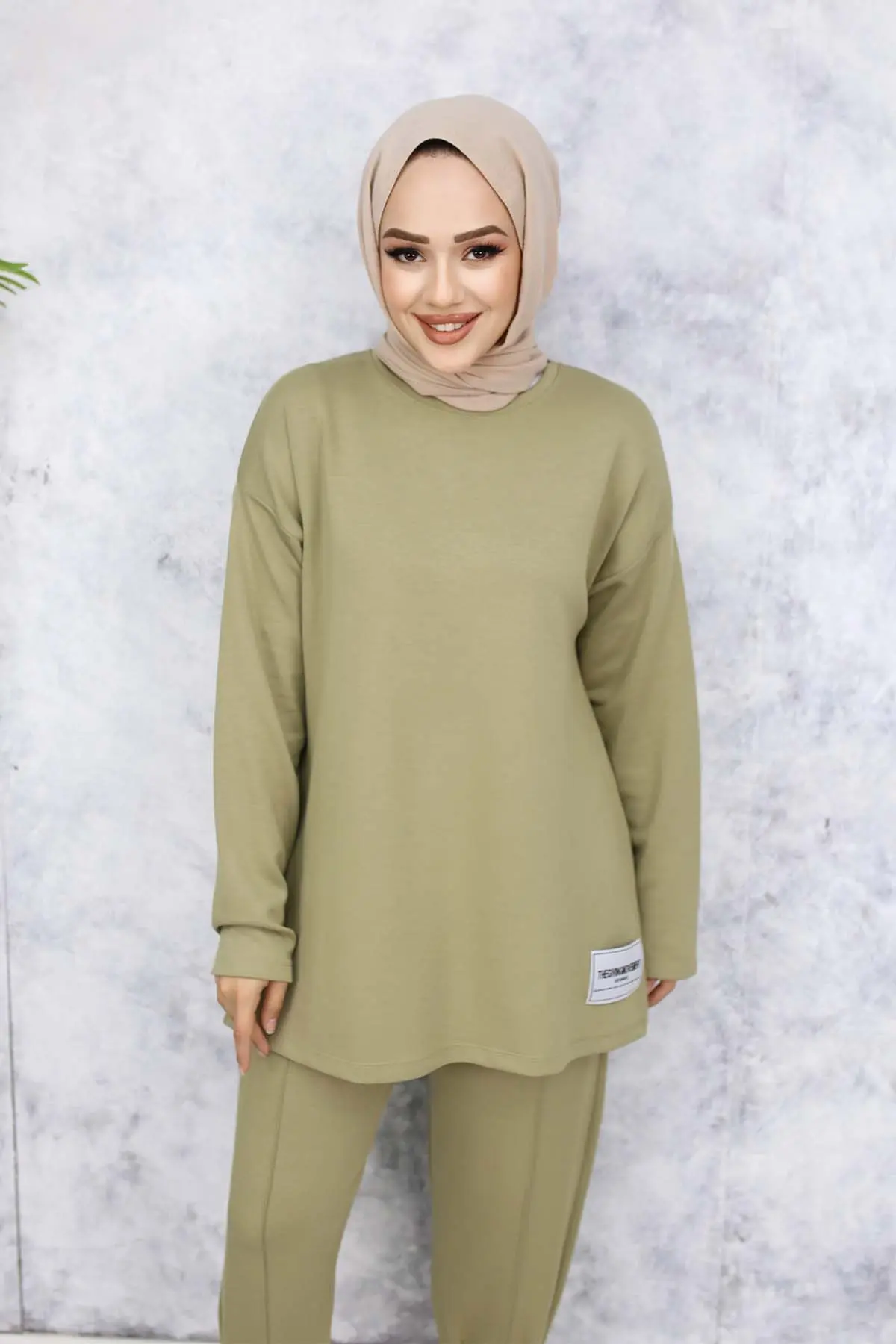 Two Yarn Suit With Coat Of Arms-detail