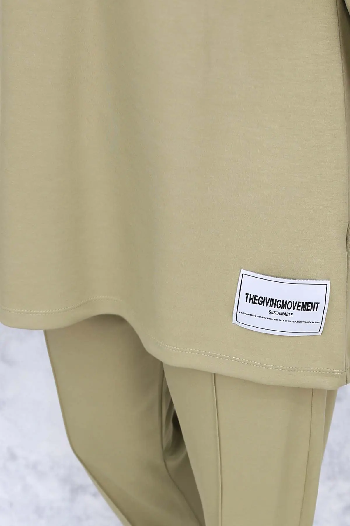 Two Yarn Suit With Coat Of Arms-detail