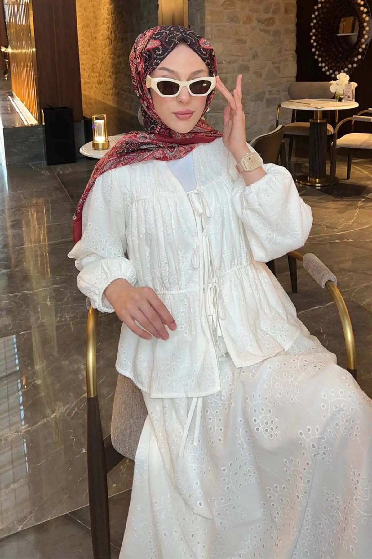 Laced Embroidery Suit-detail