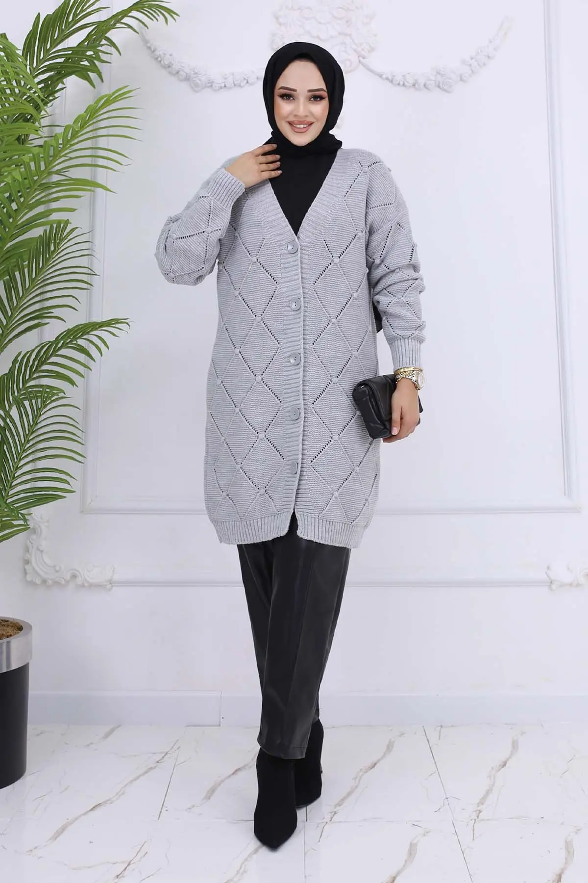 Diamond Patterned Cardigan-detail