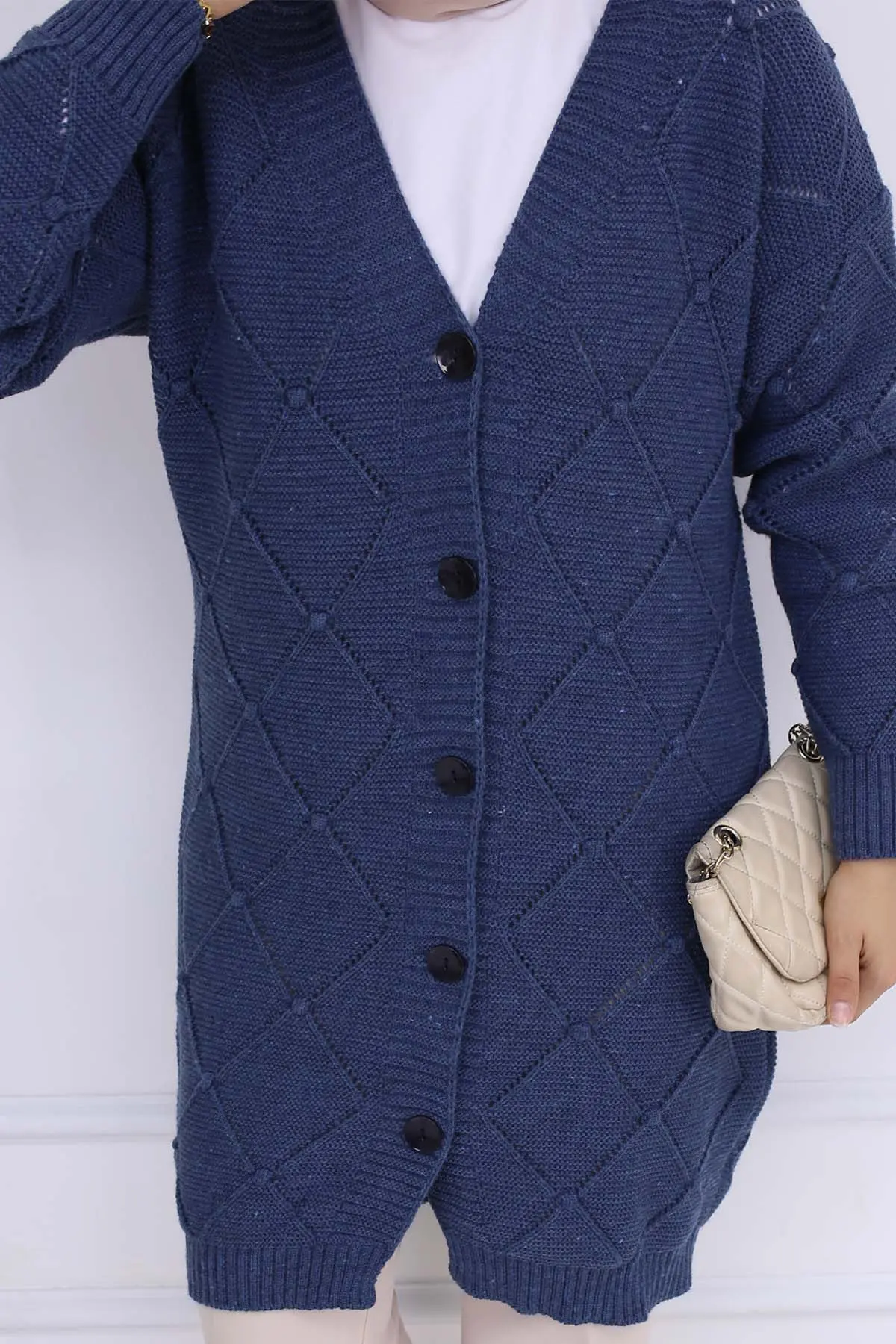 Diamond Patterned Cardigan-detail