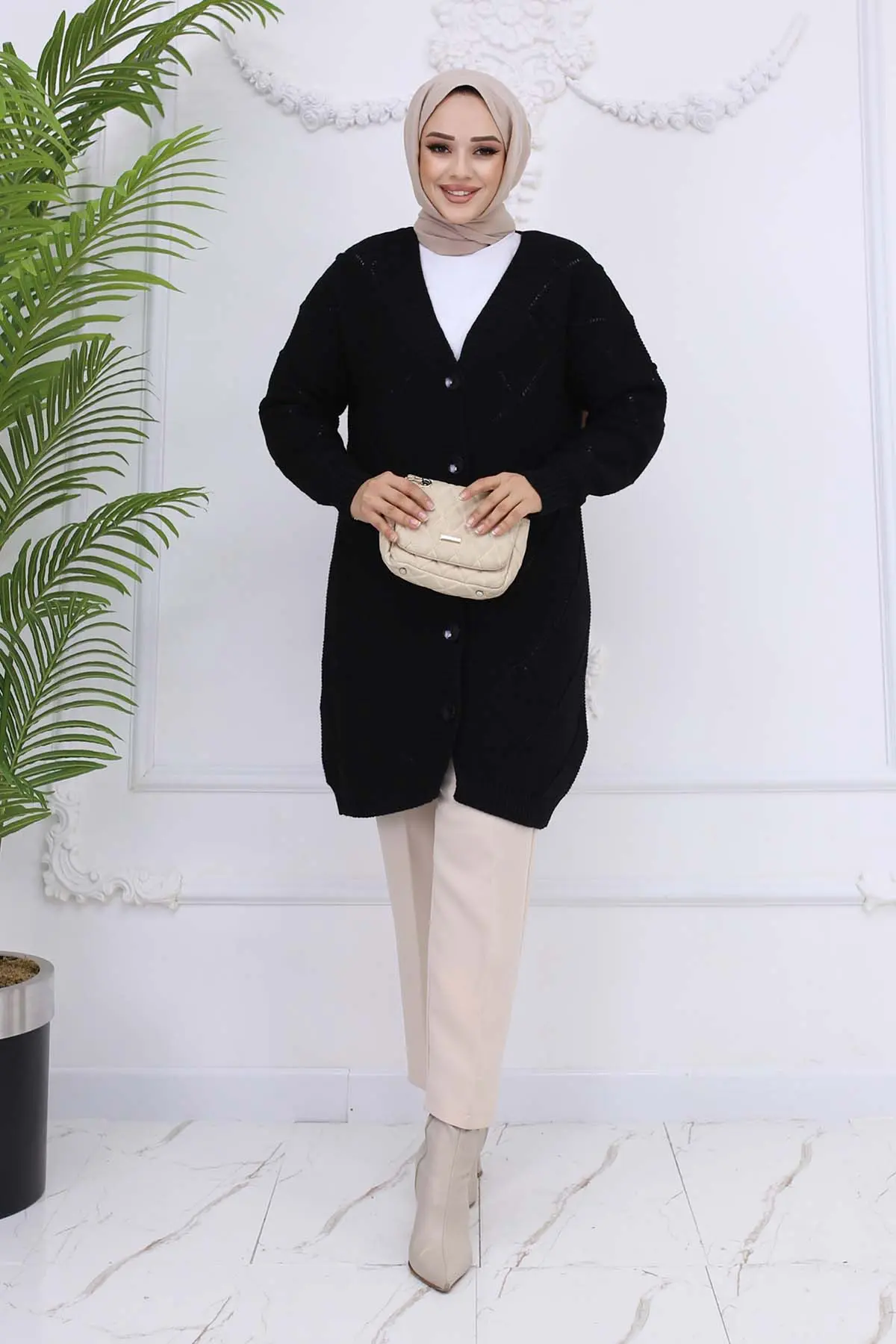 Diamond Patterned Cardigan-detail