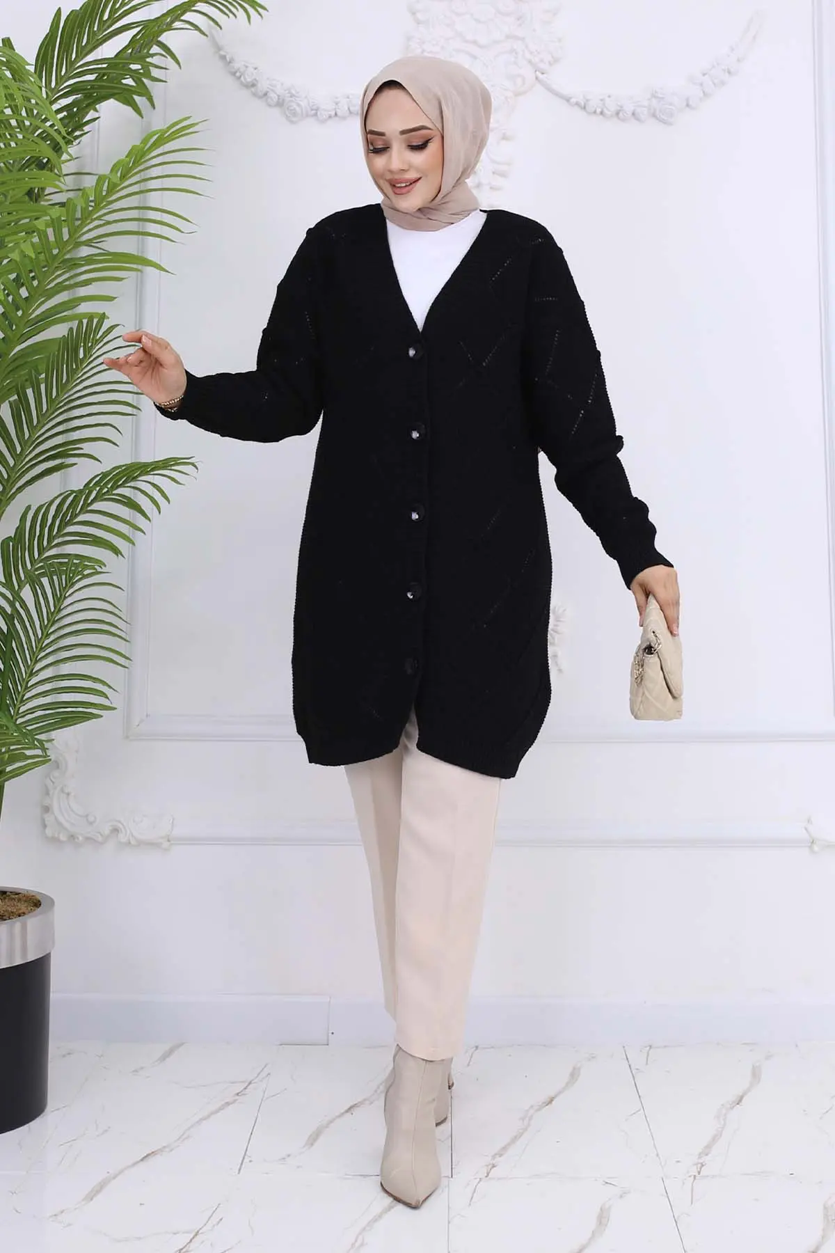 Diamond Patterned Cardigan-detail