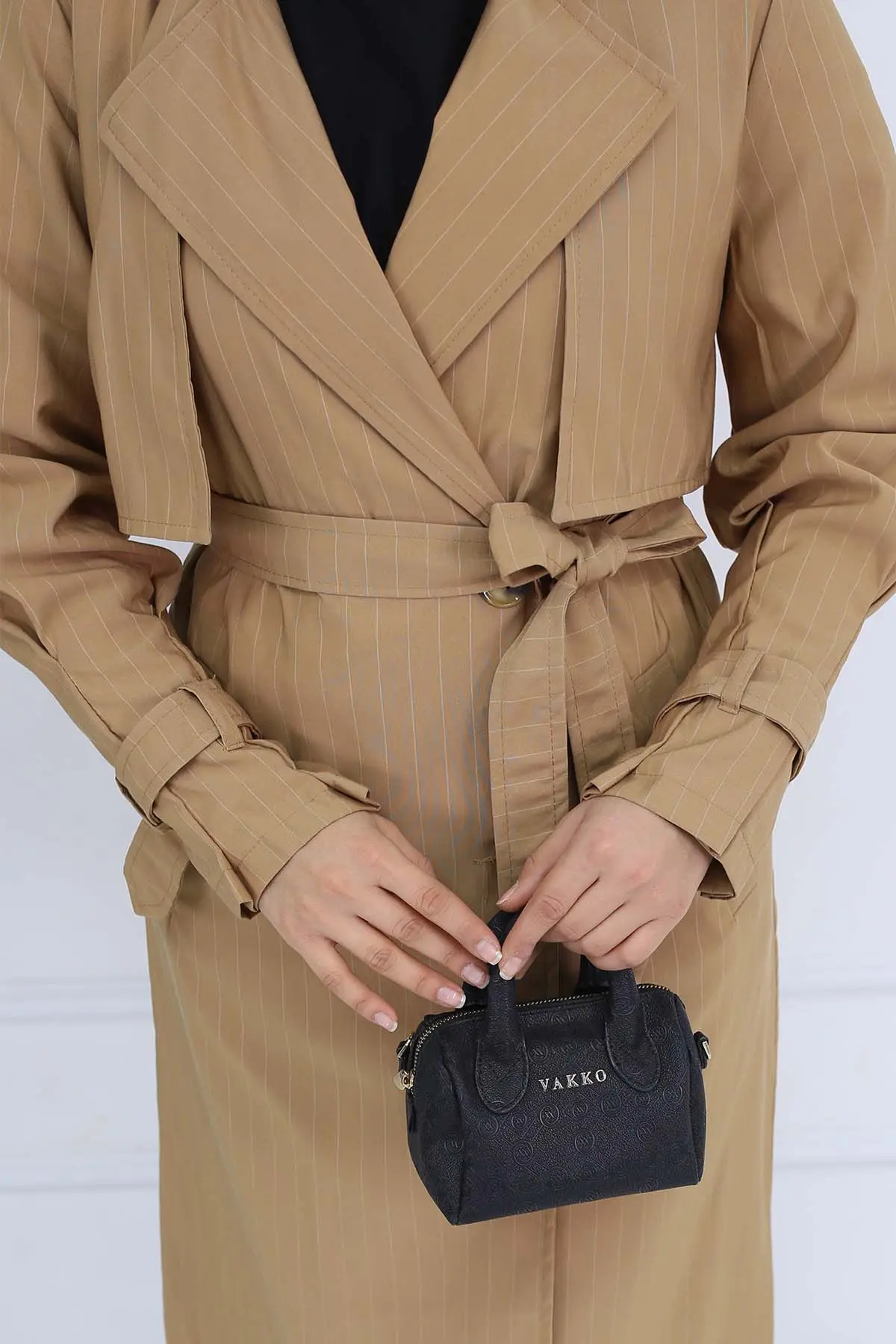 Striped Trench Coat With Waist And Arm Belt-detail