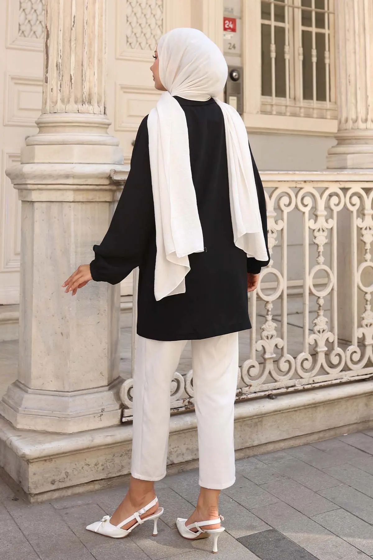 Beli Büzgülü Fermuarlı Kısa Kap-detail