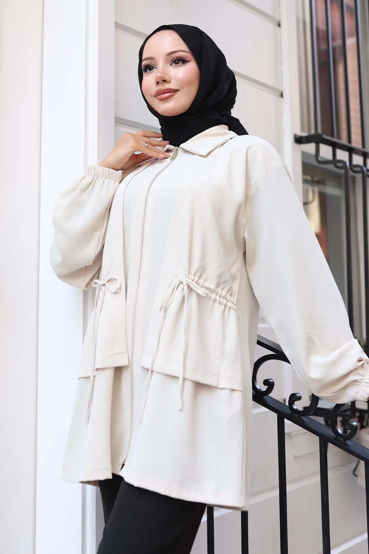 Beli Büzgülü Fermuarlı Kısa Kap-detail