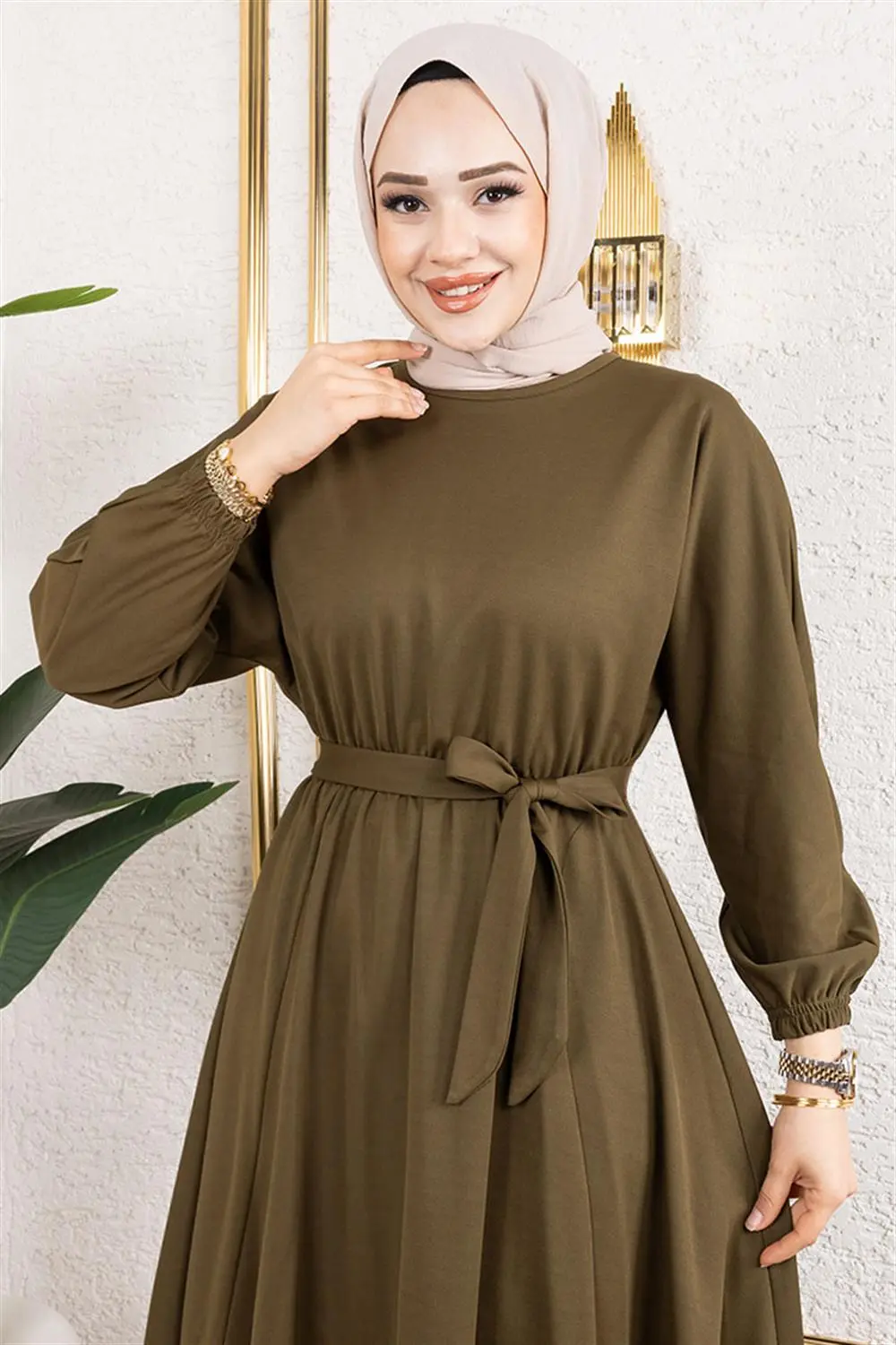 Gathered Waist Belted Dress-detail