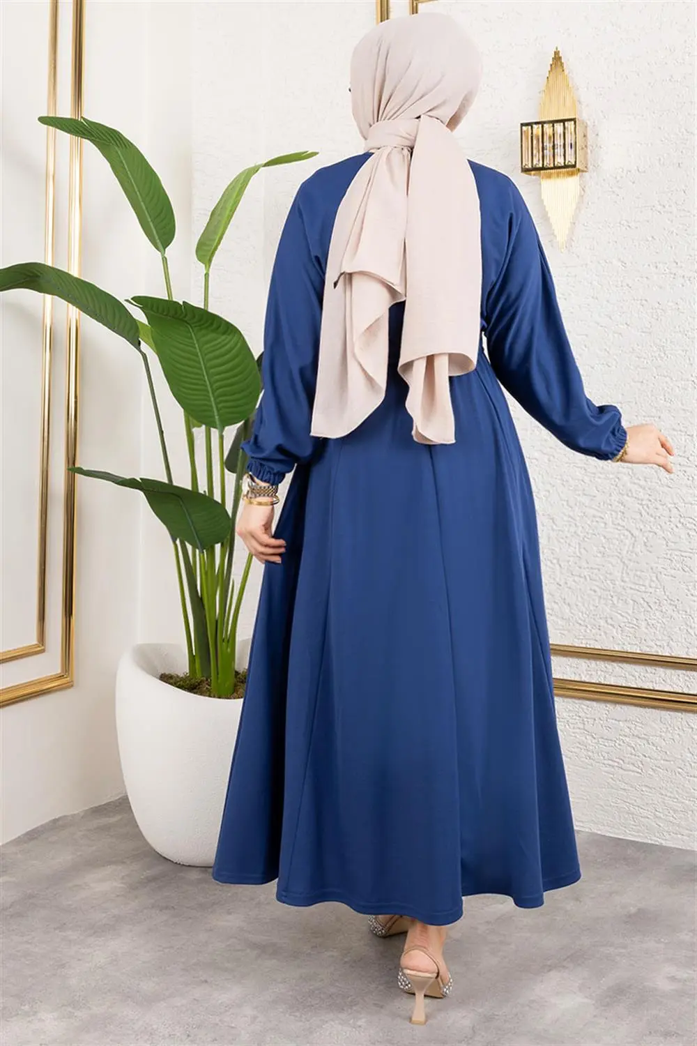 Gathered Waist Belted Dress-detail