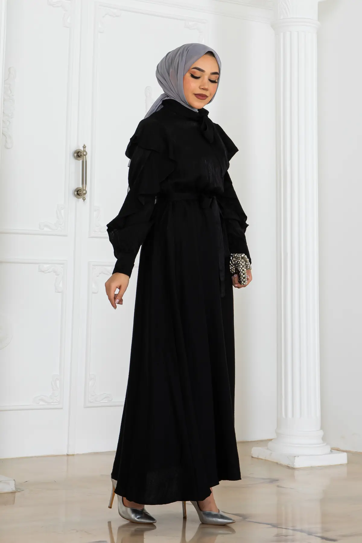 Beli Kuşaklı Fırfır Detaylı Elbise Siyah-detail