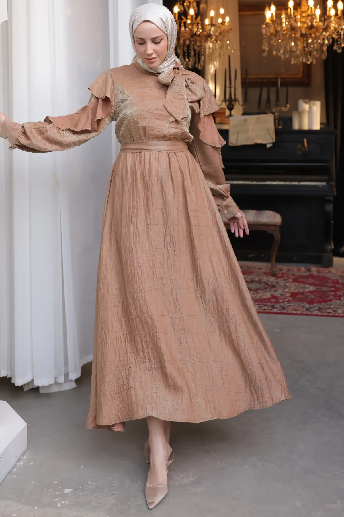 Beli Kuşaklı Fırfır Detaylı Elbise Vizon 2092-detail