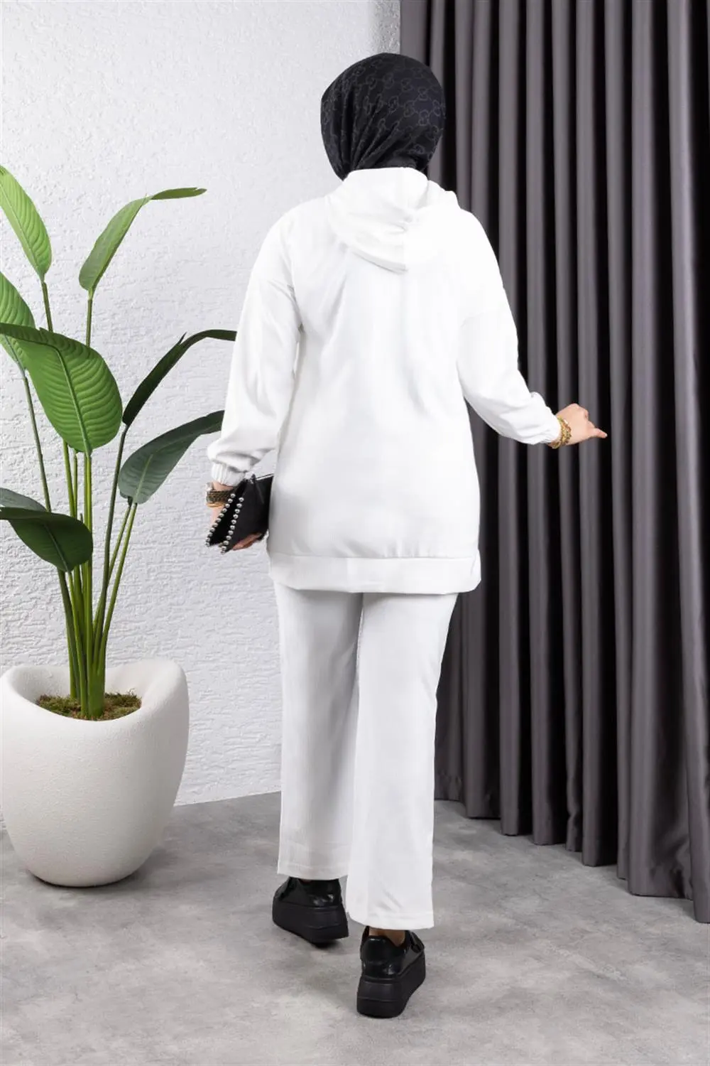 Biyeli Kapşonlu Spor Takım-detail