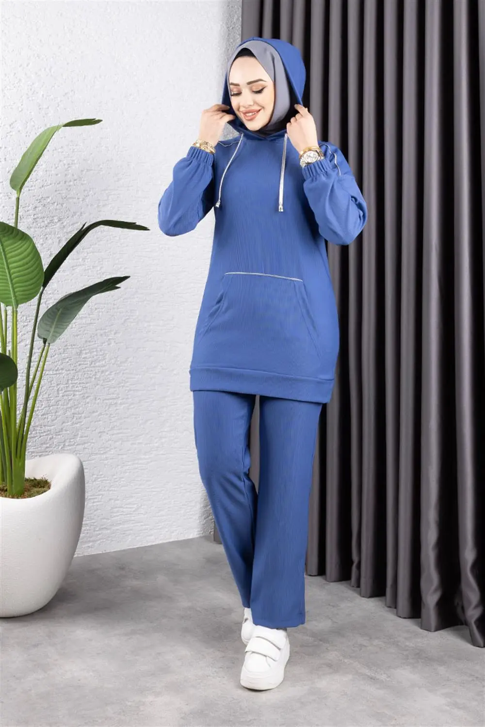 Biyeli Kapşonlu Spor Takım-detail