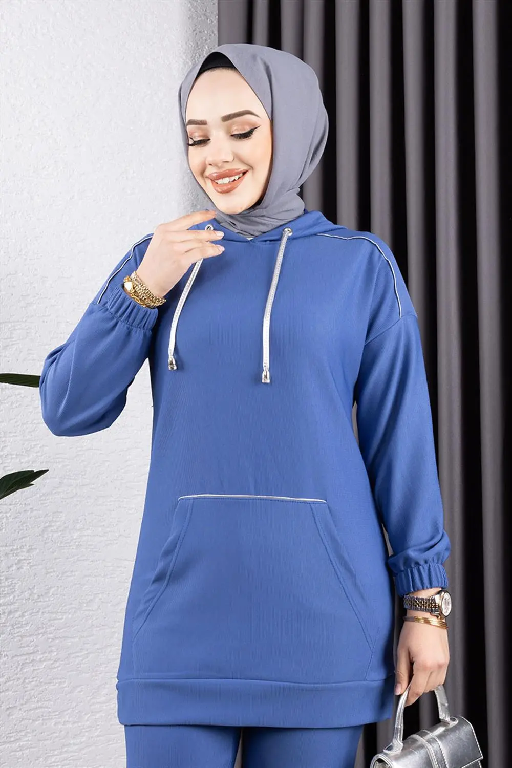 Biyeli Kapşonlu Spor Takım-detail