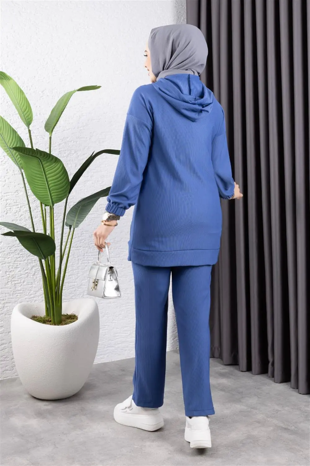 Biyeli Kapşonlu Spor Takım-detail