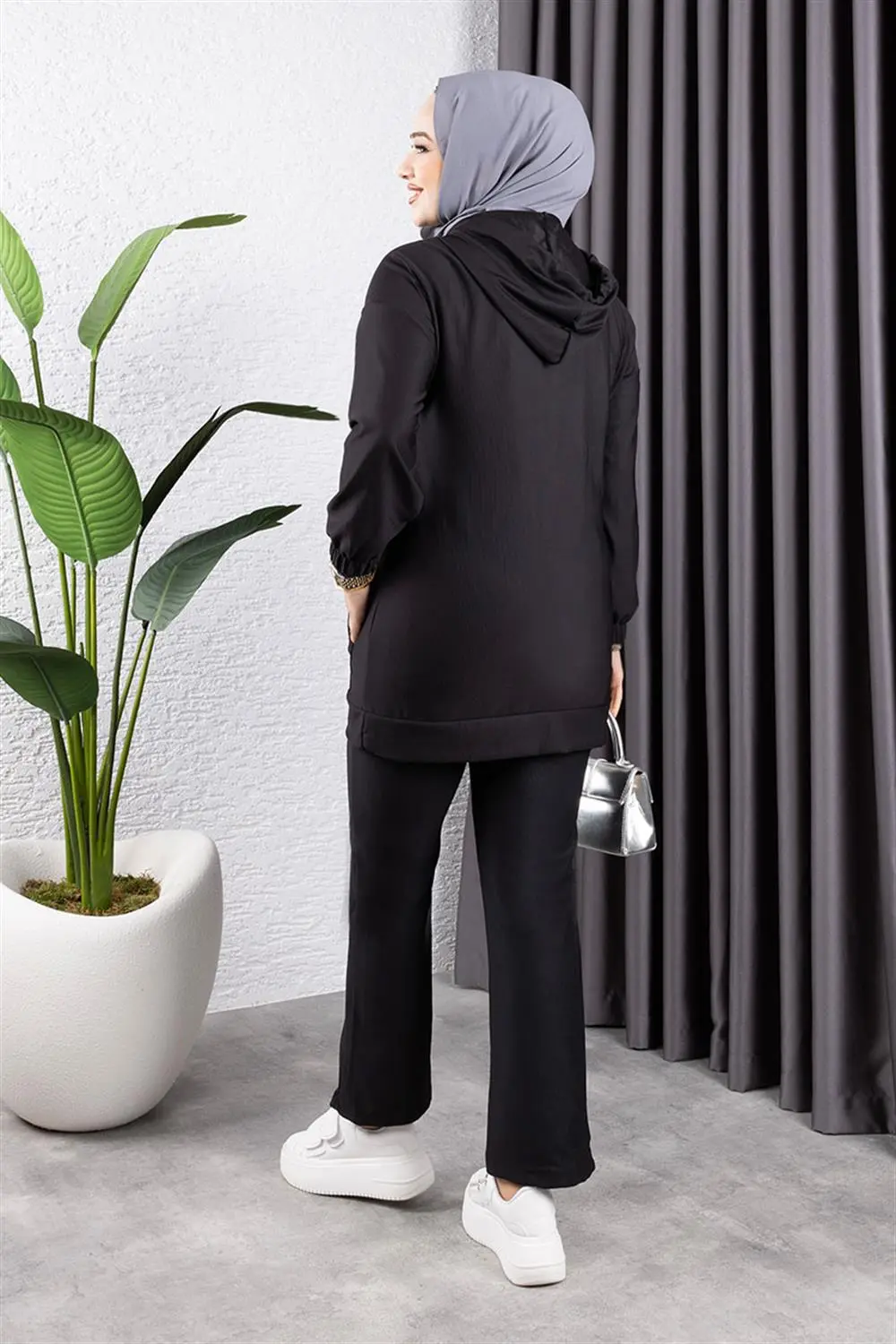 Biyeli Kapşonlu Spor Takım-detail