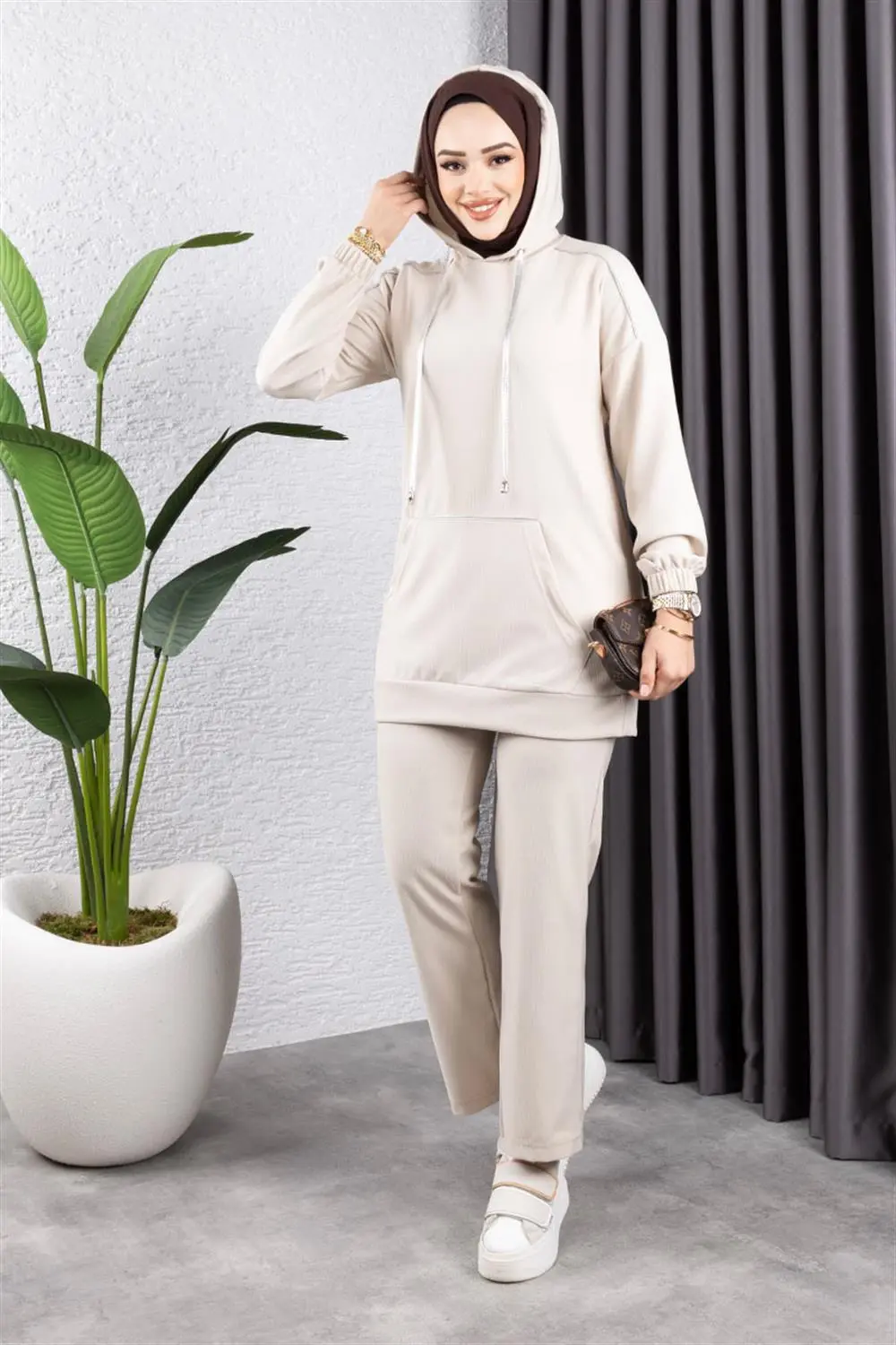 Biyeli Kapşonlu Spor Takım-detail