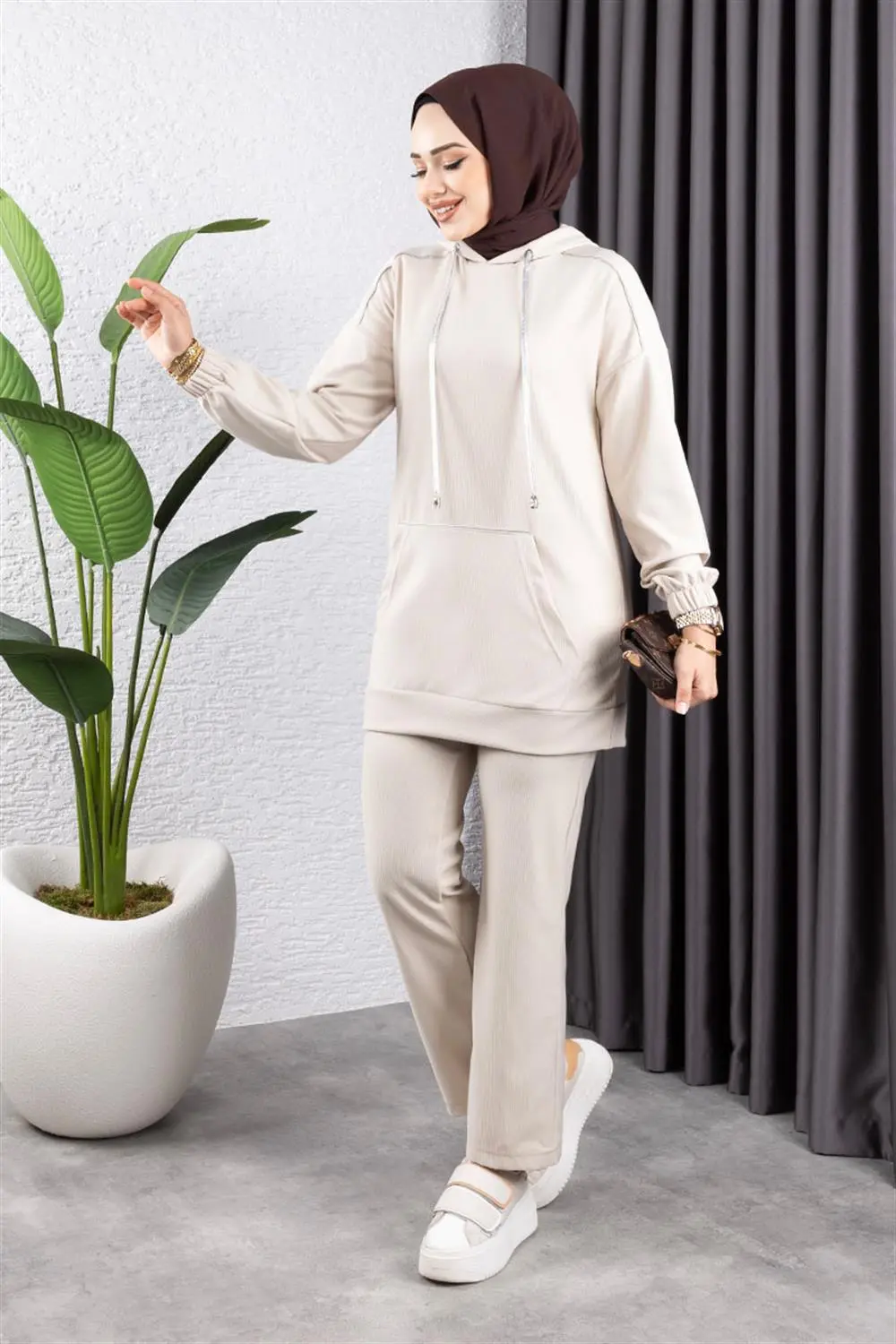 Biyeli Kapşonlu Spor Takım-detail