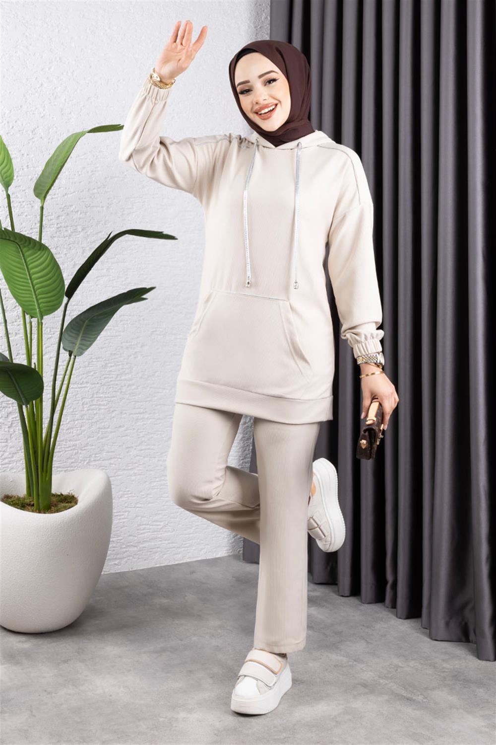 Biyeli Kapşonlu Spor Takım