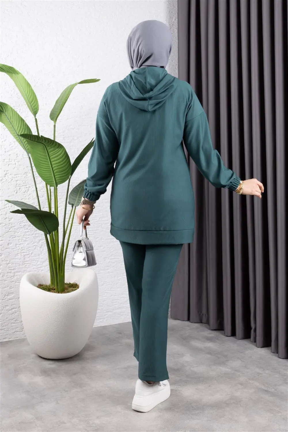 Biyeli Kapşonlu Spor Takım-detail