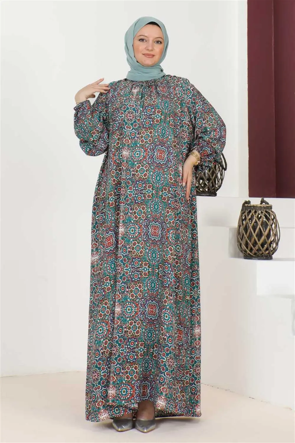 Plus Size Patterned Dress-detail