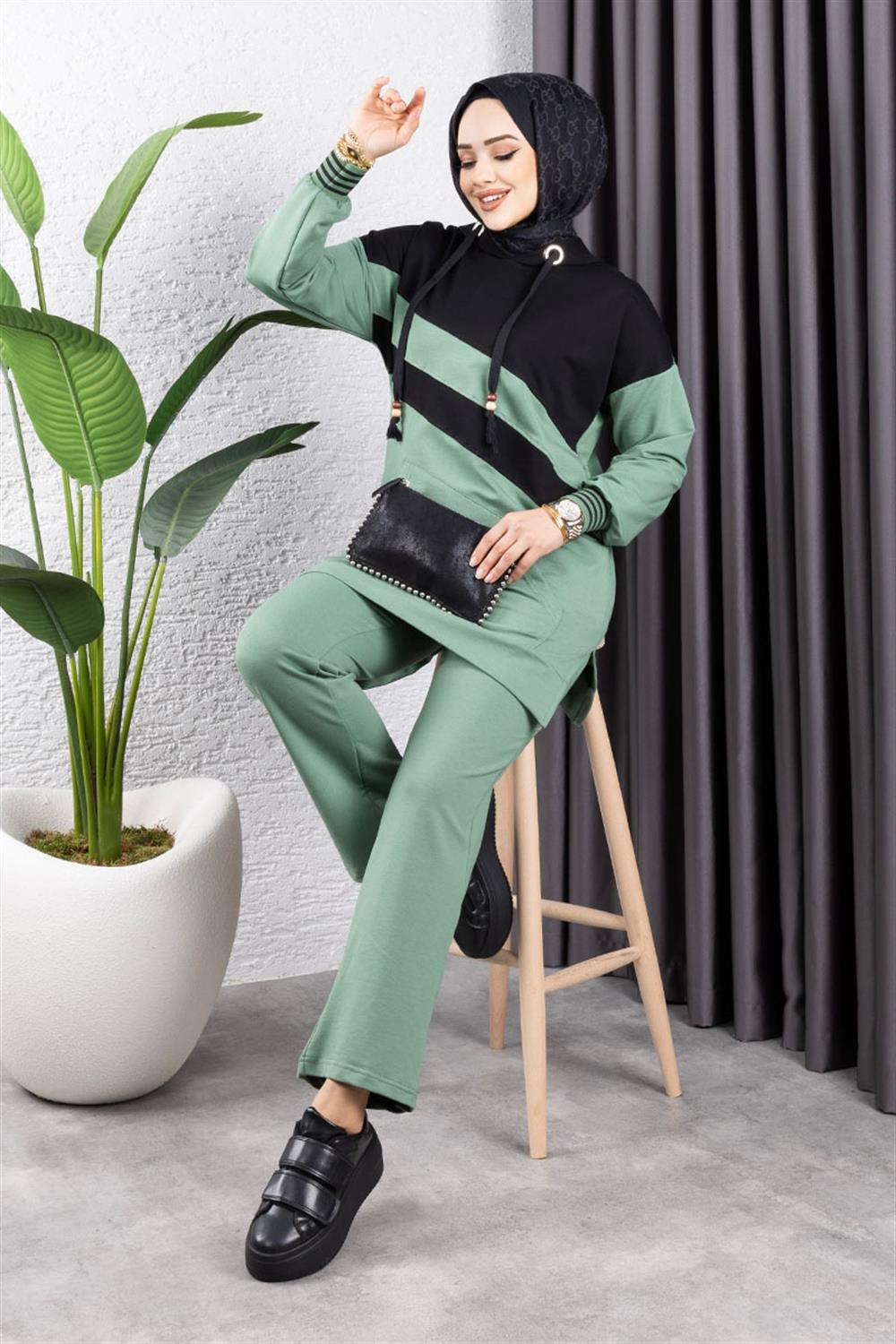 Çapraz Garnili Ribanalı Spor Takım Mint Siyah