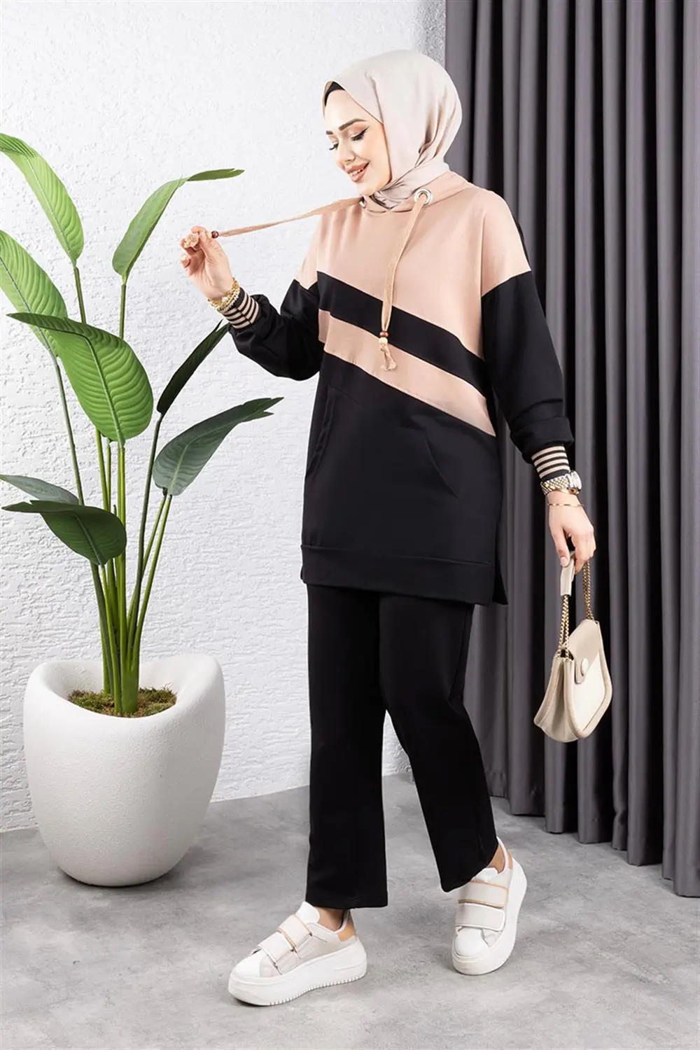 Çapraz Garnili Ribanalı Spor Takım Siyah Vizon-detail