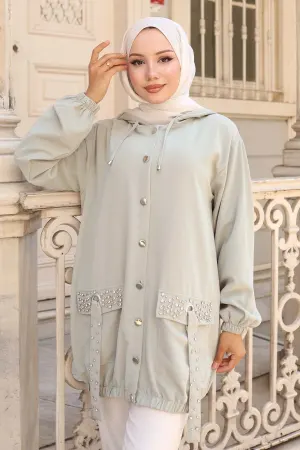 Cepleri Taş Detaylı Düğmeli Kısa Kap