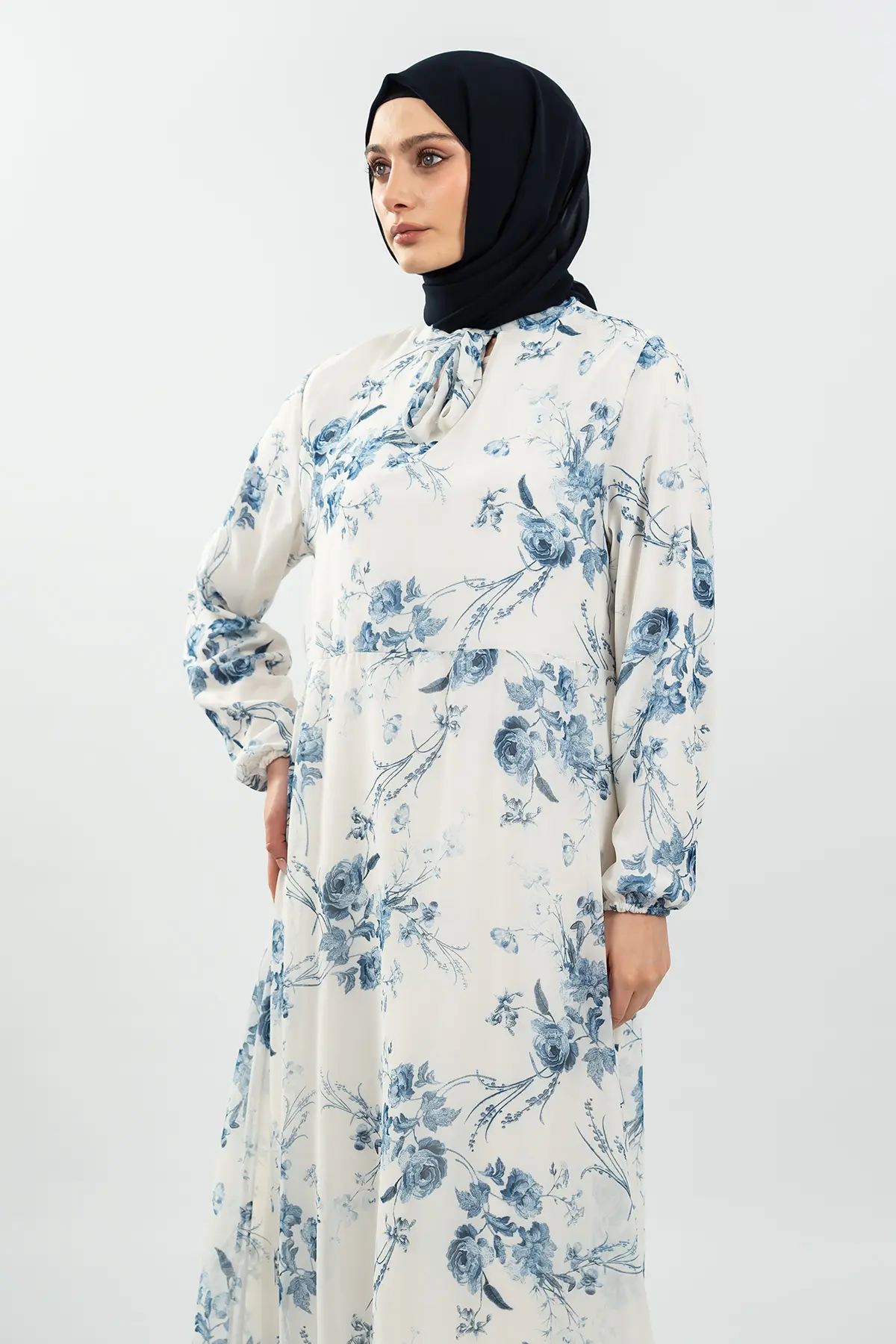 Çiçek Desenli Beyaz Tesettür Elbise-detail