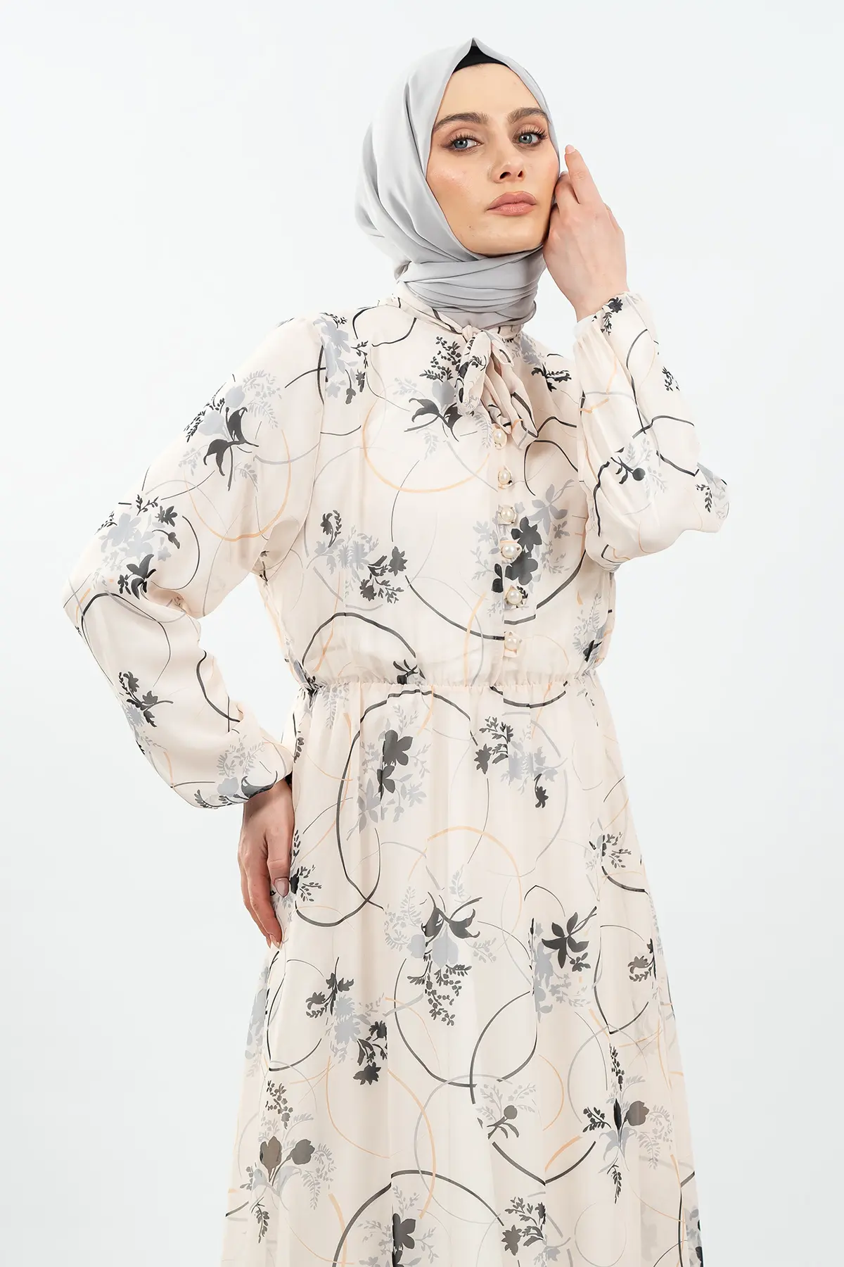 Çiçek Desenli Beyaz Tesettür Elbise-detail