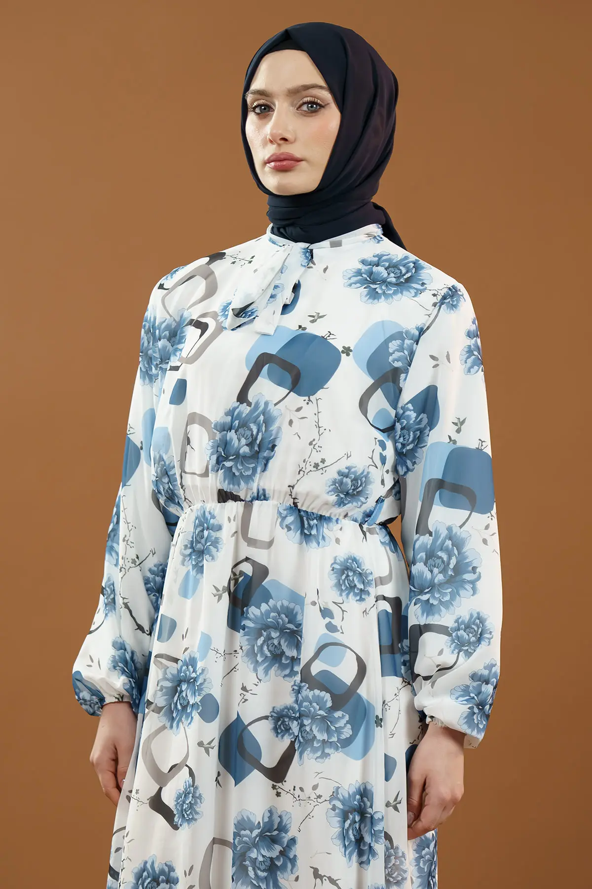 Çiçek Desenli Beyaz Tesettür Elbise-detail