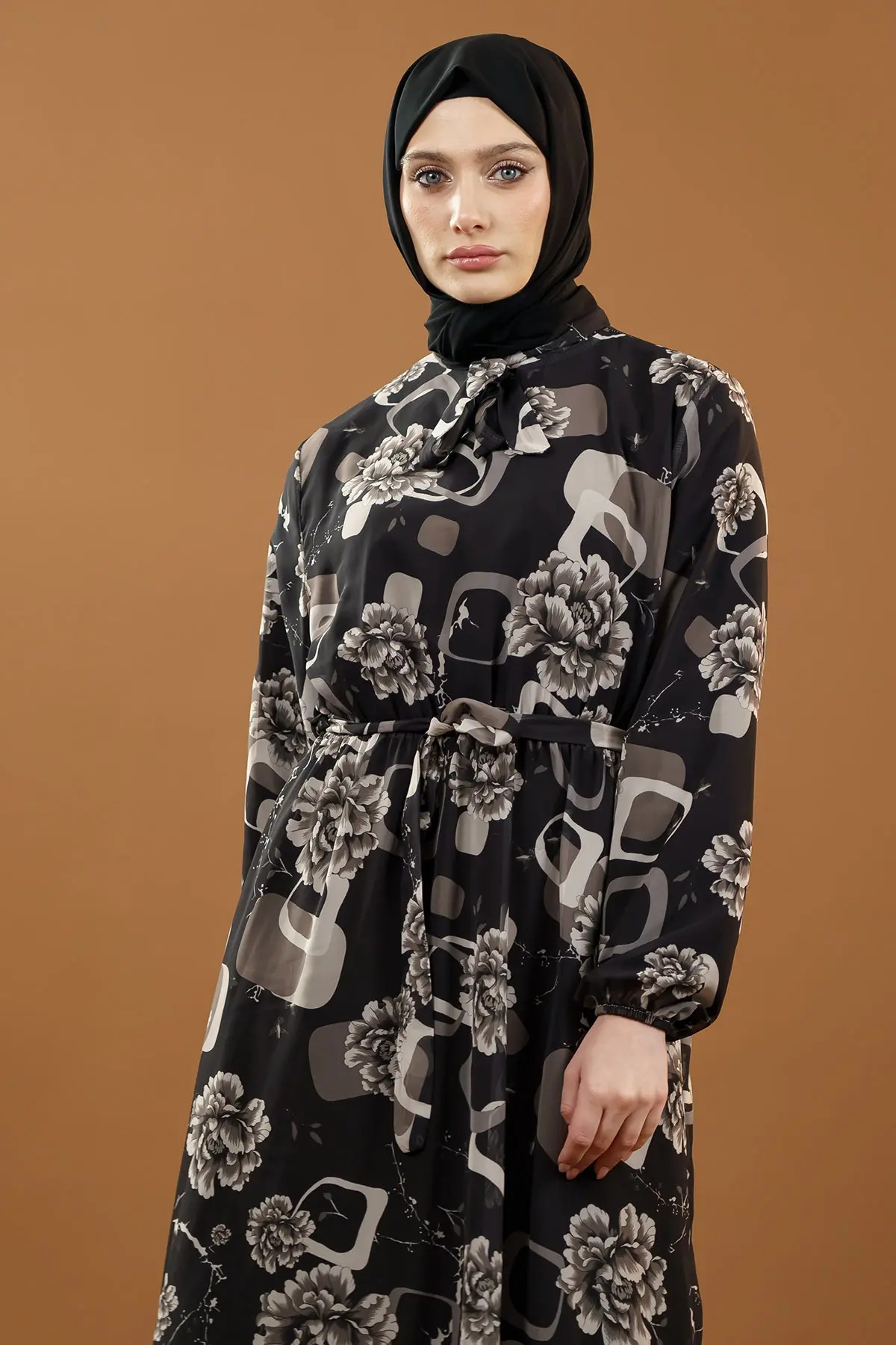 Çiçek Desenli Indigo Tesettür Elbise Siyah-detail