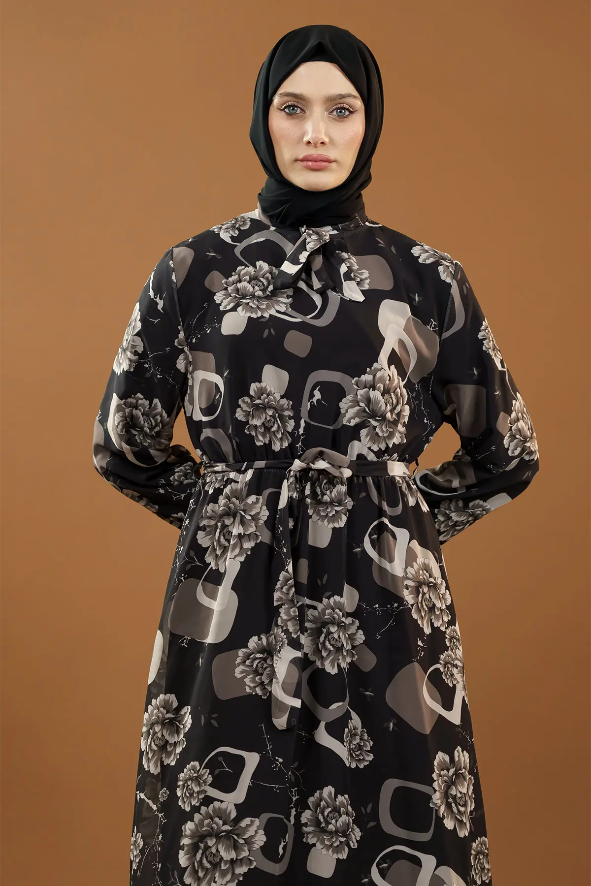 Çiçek Desenli Indigo Tesettür Elbise Siyah-detail