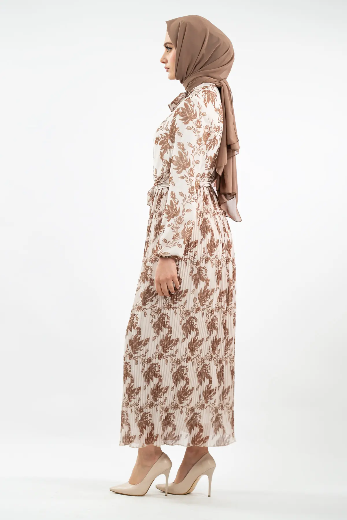 Çiçek Desenli Kahverengi Tesettür Elbise-detail