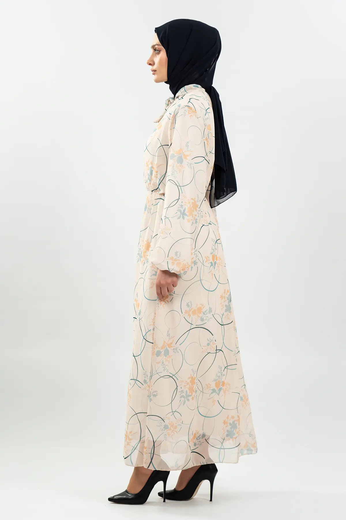 Çiçek Desenli Krem Tesettür Elbise-detail